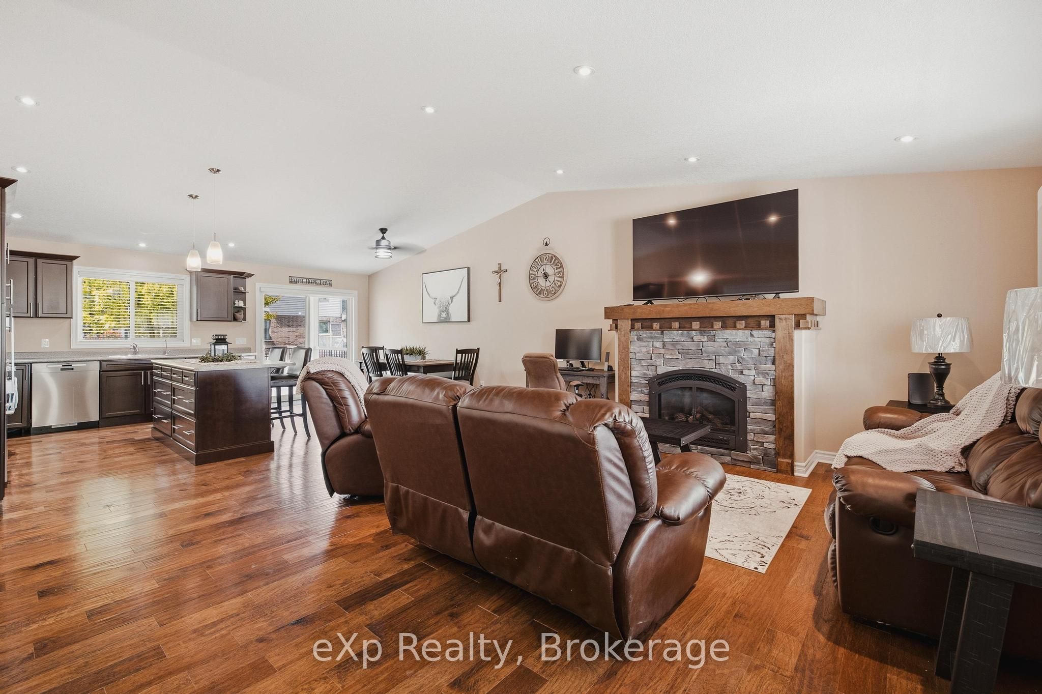 180 Ruby's Crescent, Wellington North, ON N0G 2L2 photo 5