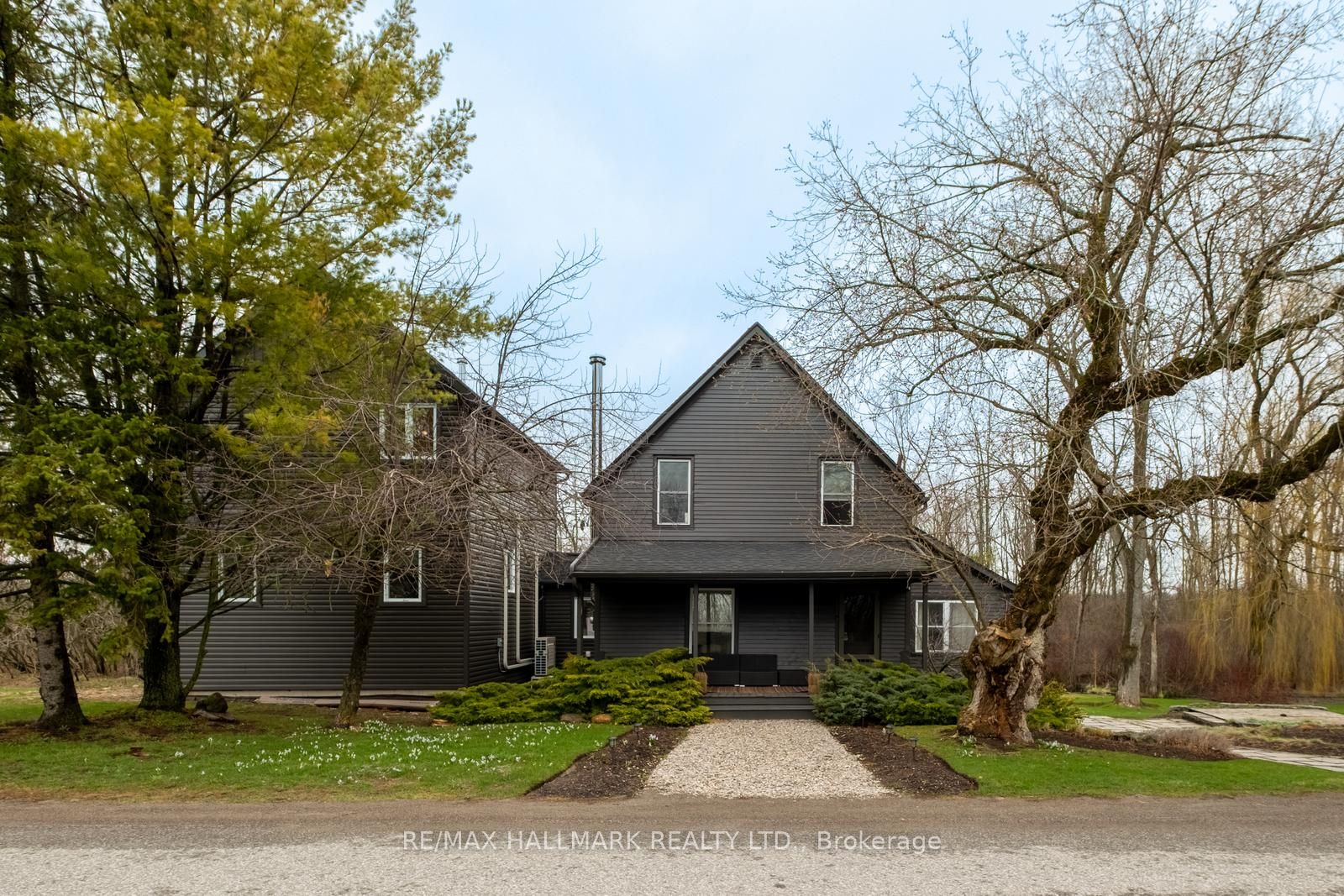 709 Old Milford Road, Prince Edward County, ON K0K 2T0 photo 3