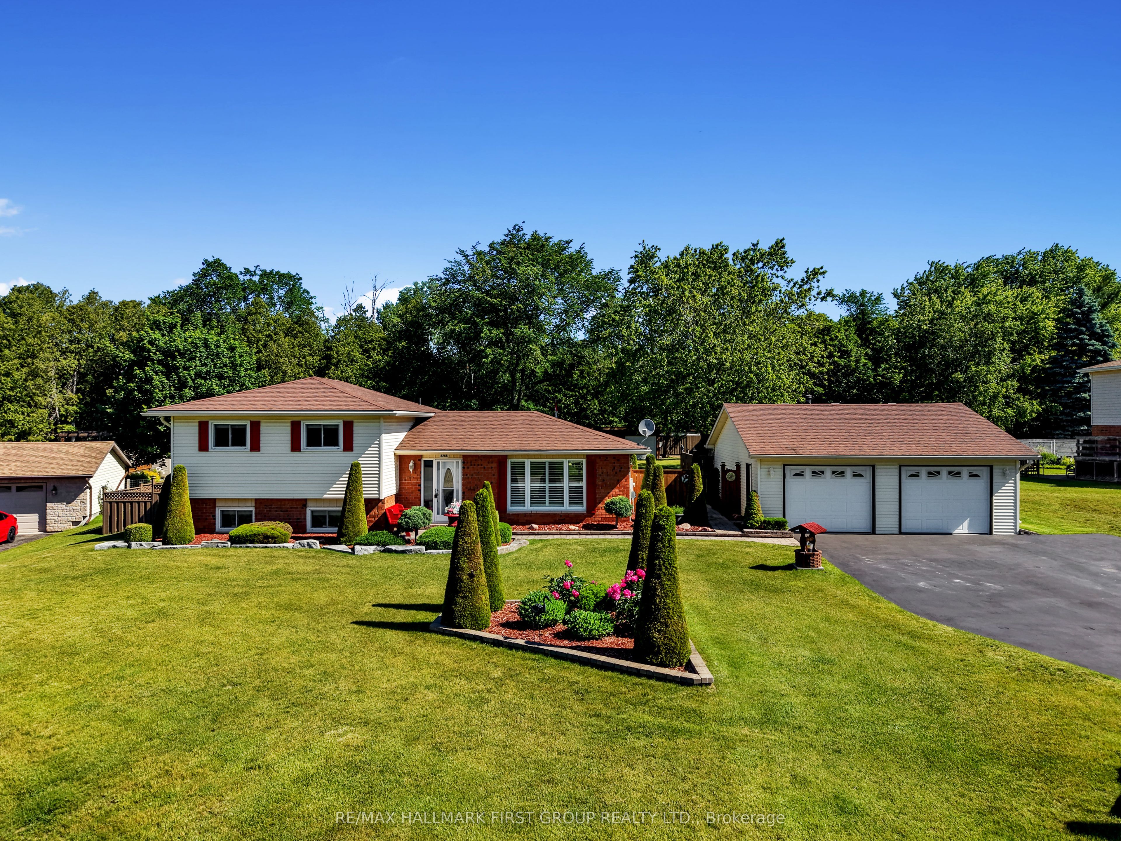 8266 Albert Court, Hamilton Township, ON K9A 4J7 photo 2