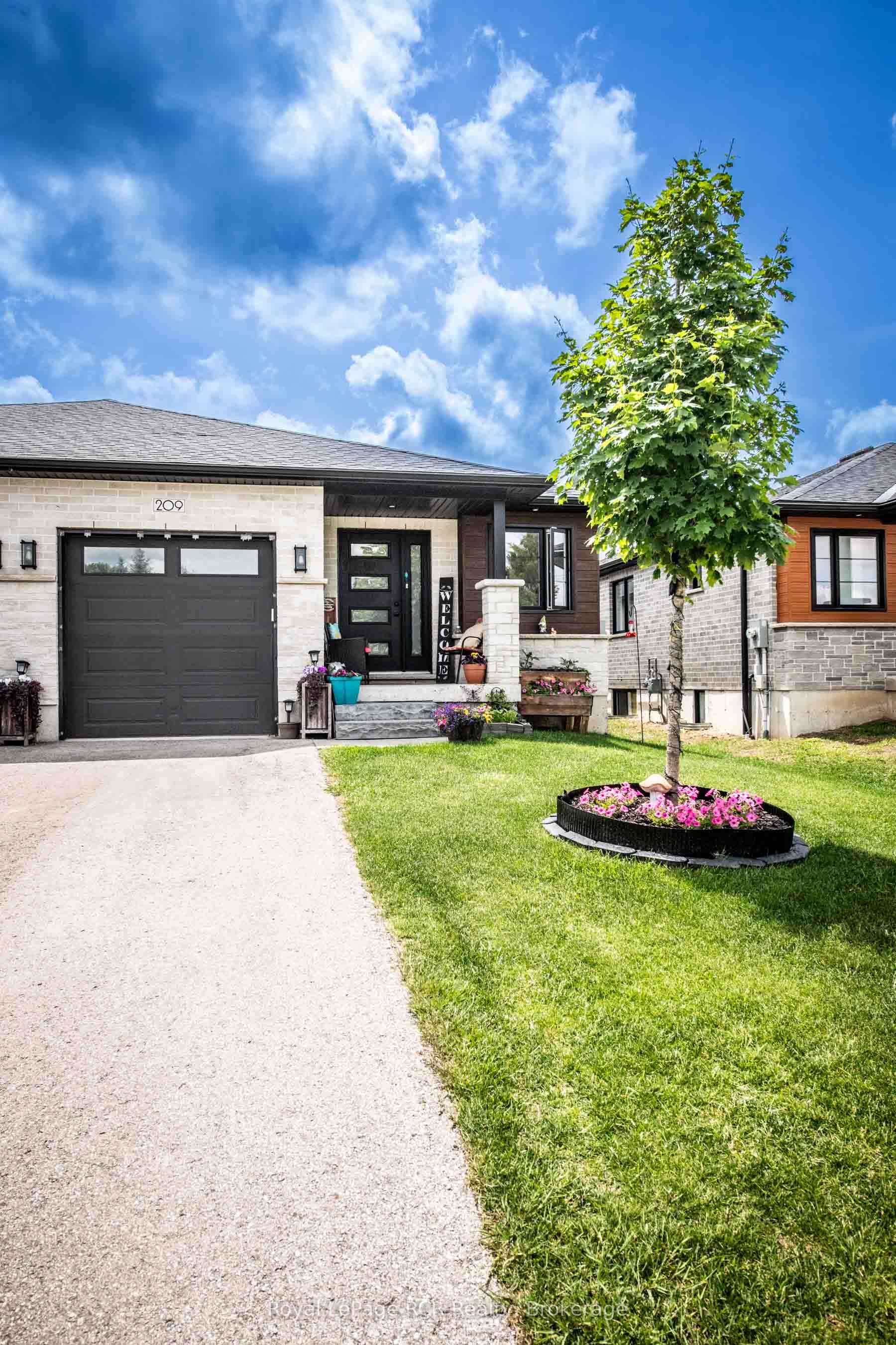 209 Church Street N, Wellington North, ON N0G 2L4 photo 4