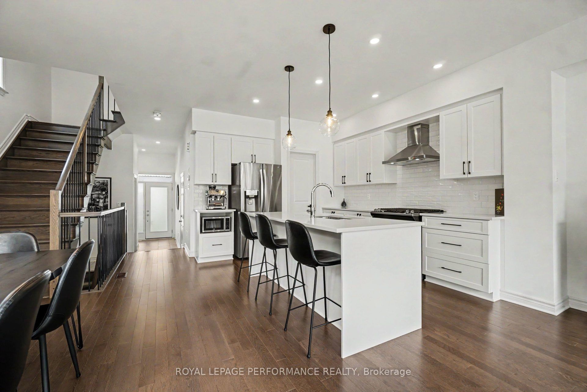 355 Cornice Street, Orleans - Convent Glen and Area, ON K1W 0P8 photo 4