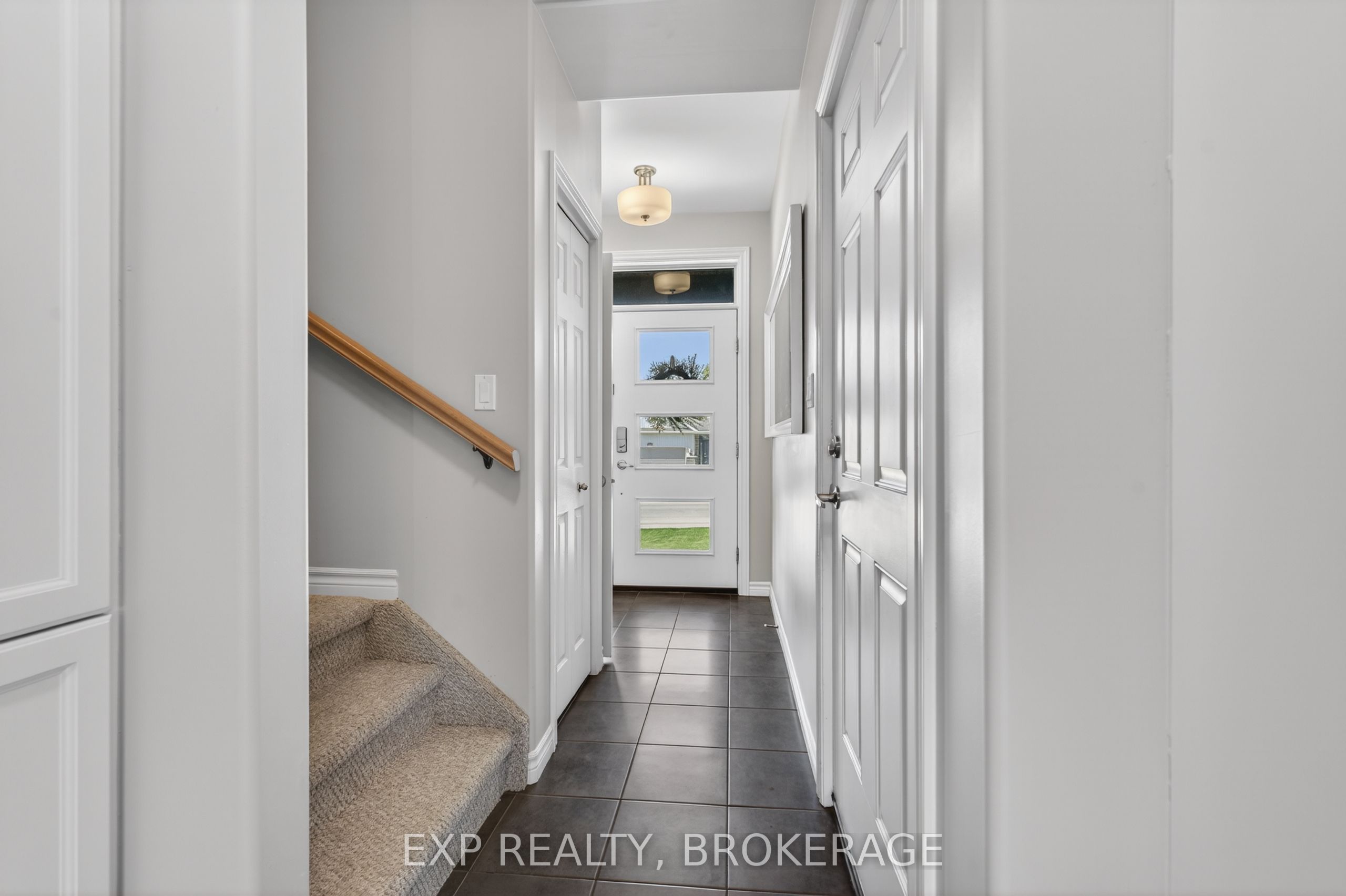 20 LEDGEROCK Court, Quinte West, ON K8R 0A1 photo 5