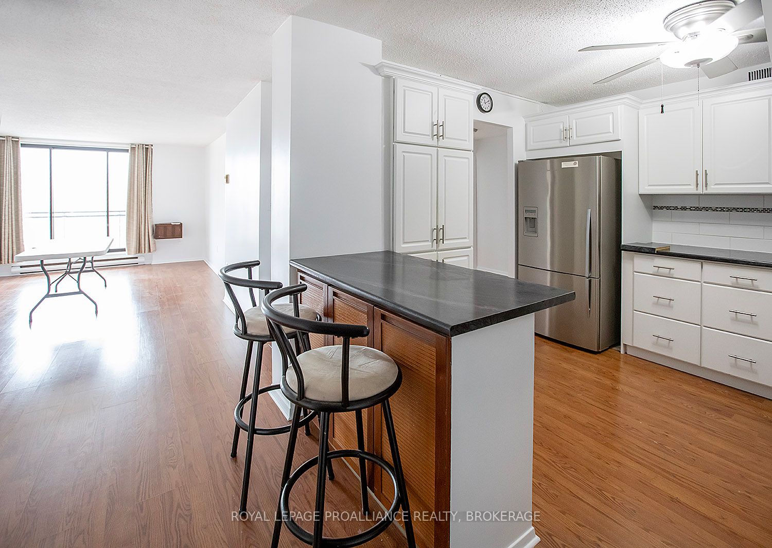 120 Barrett Court 305, Kingston, ON K7L 5H6 photo 4