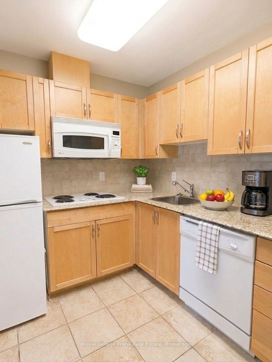 240 Chapel Street 425, Cobourg, ON K9A 0E3 photo 5