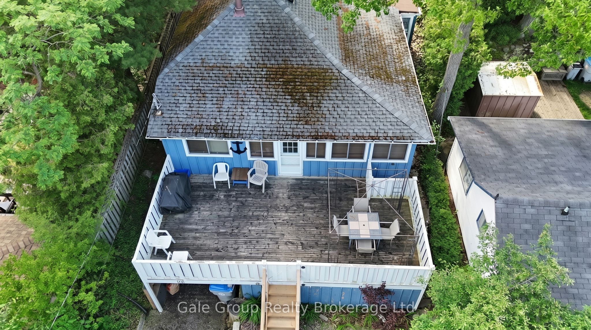 26 Woodward Avenue, Lambton Shores, ON N0M 1T0