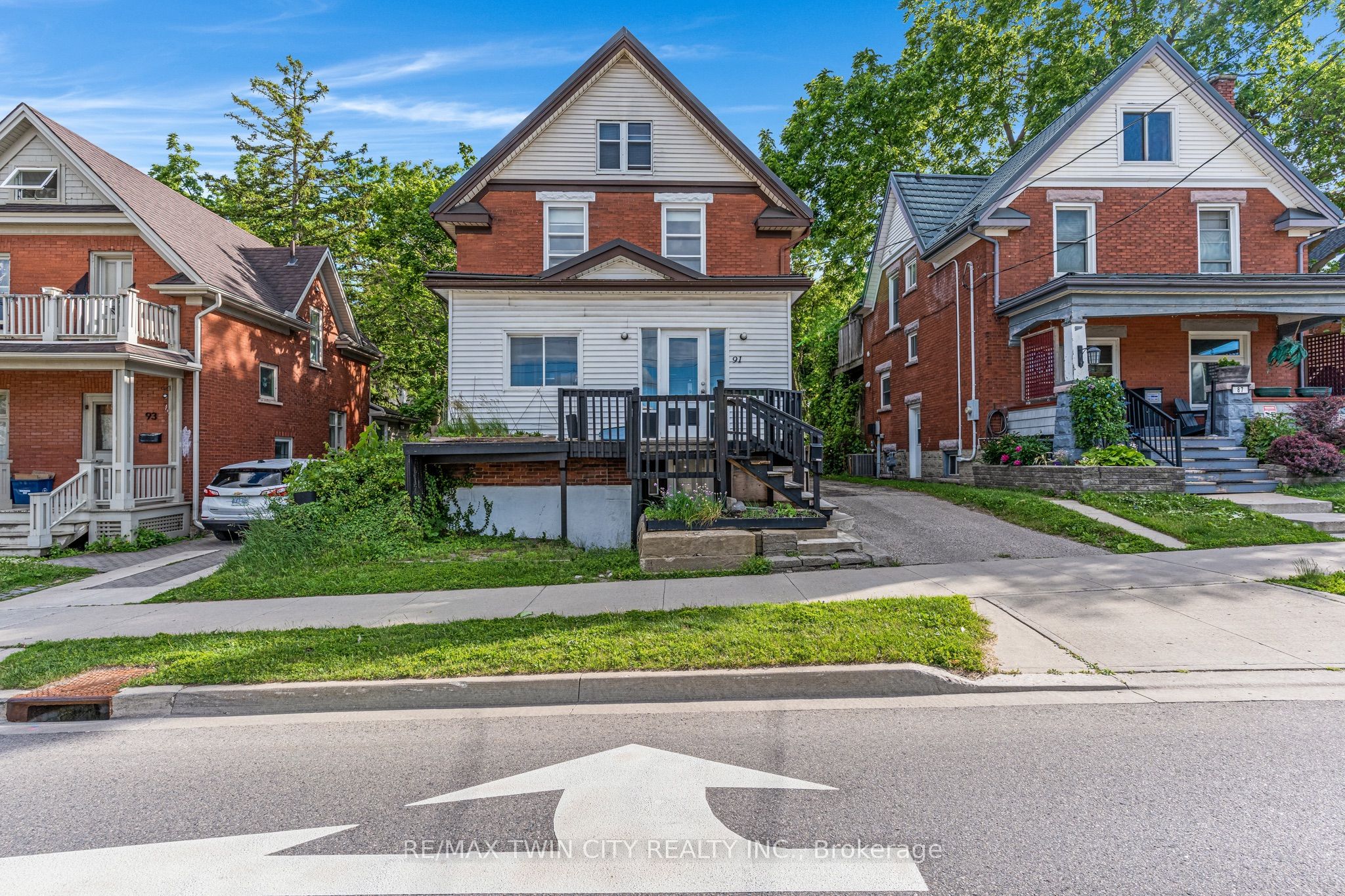 91 Charles Street E, Kitchener, ON N2G 2P5 photo 2