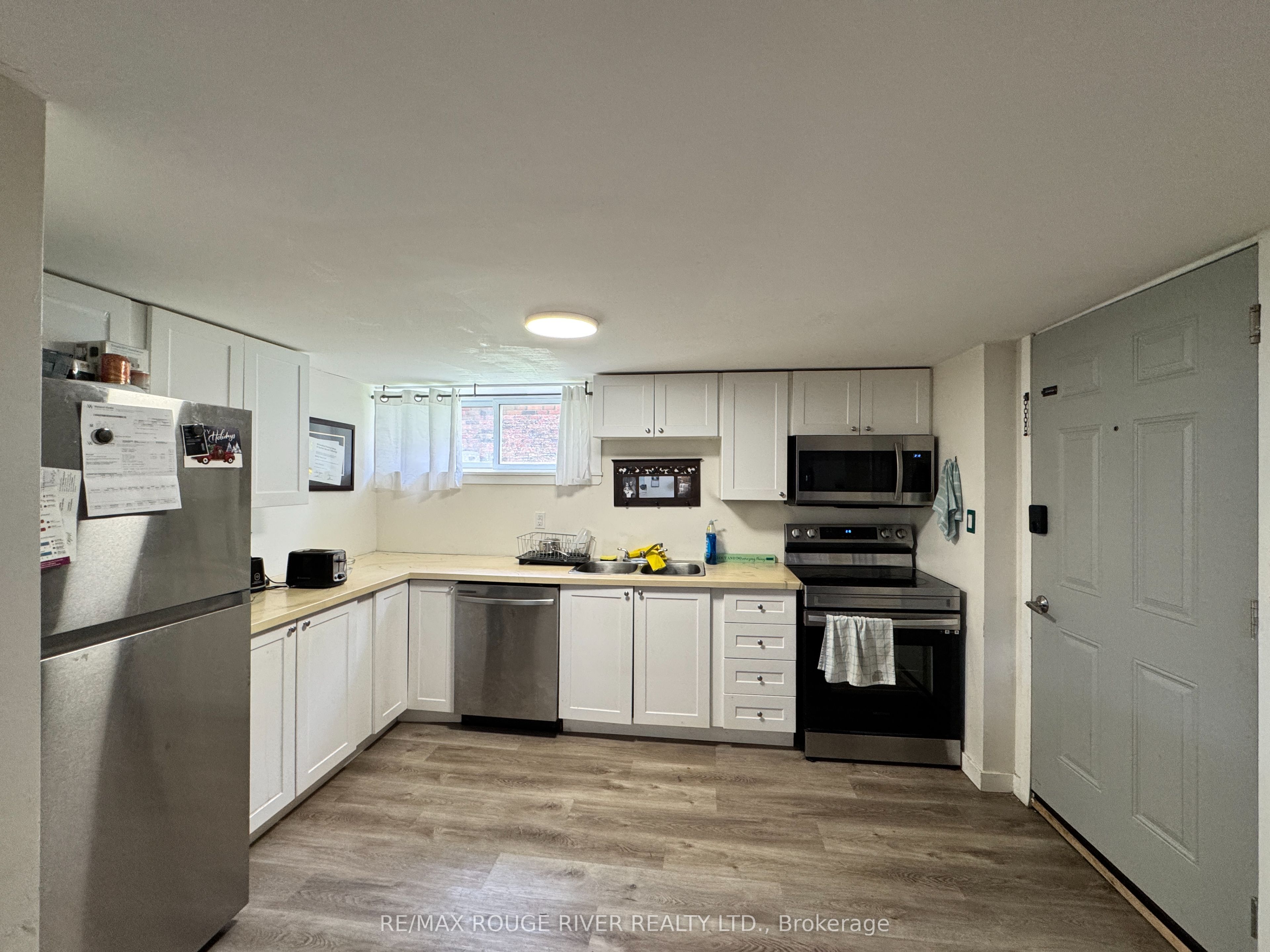 95 Diffin Drive, Welland, ON L3C 2K2 photo 4