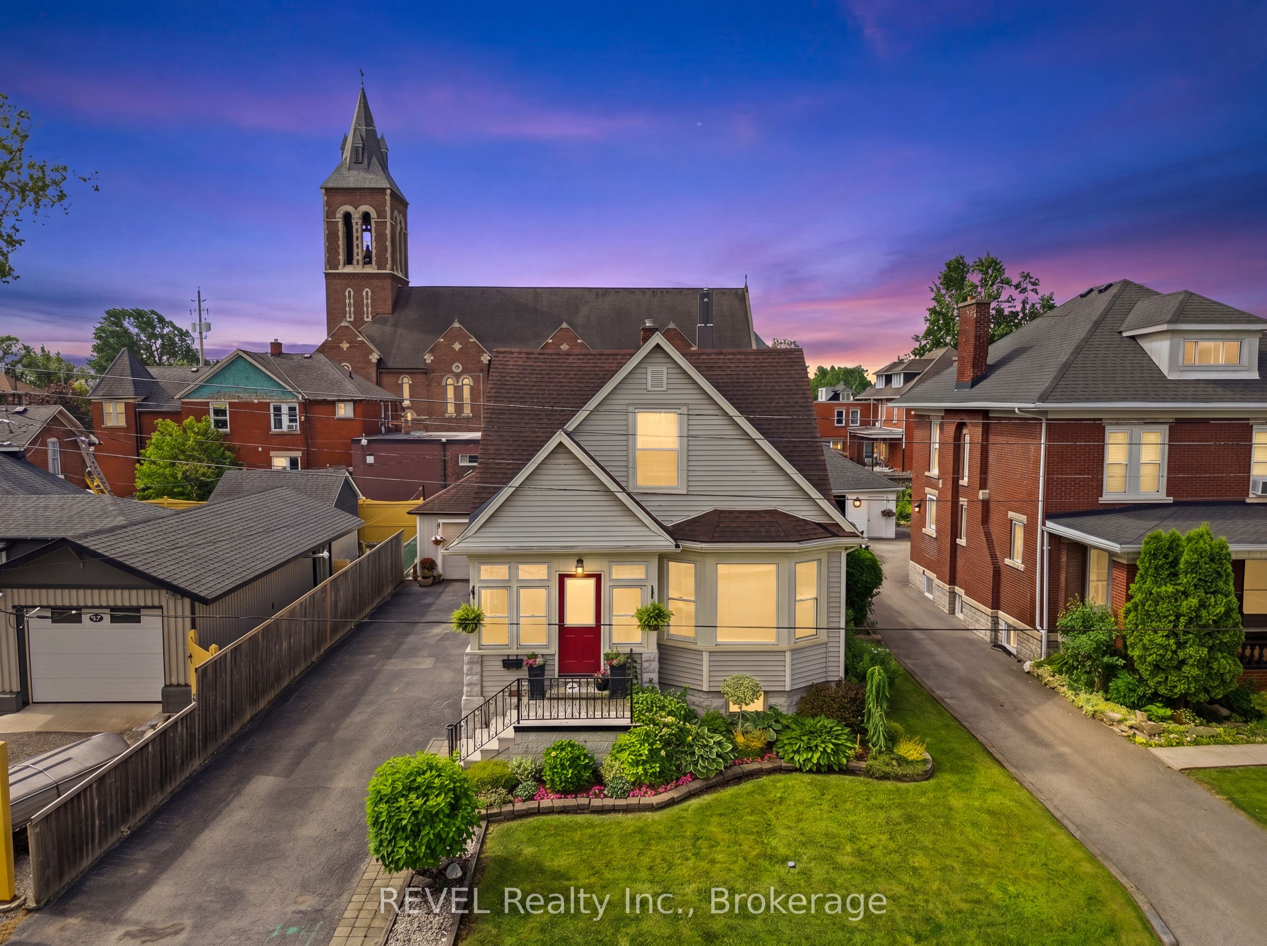 99 Young Street, Welland, ON L3B 4C5