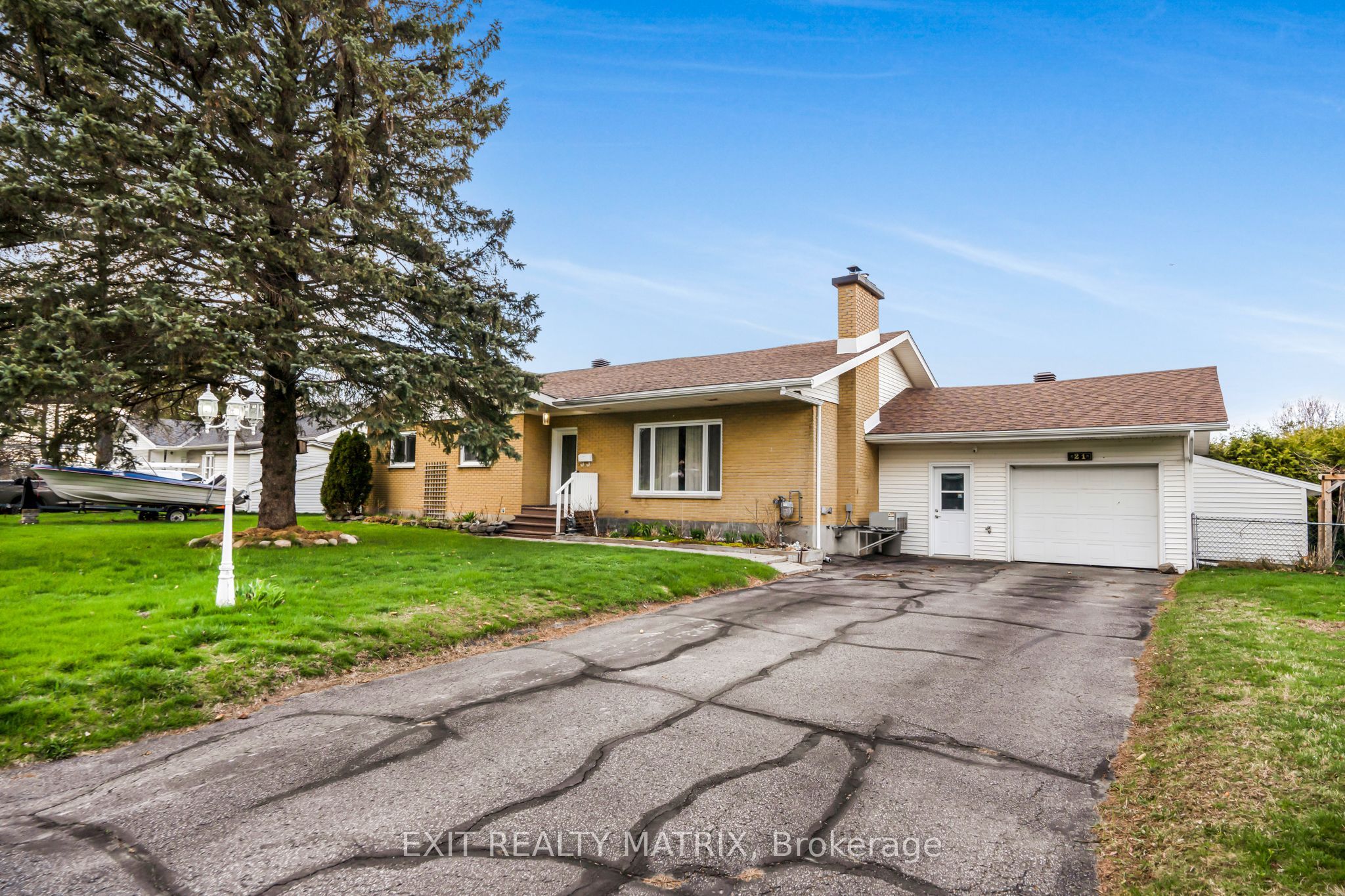 21 Frost Avenue, Hawkesbury, ON K6A 2T7