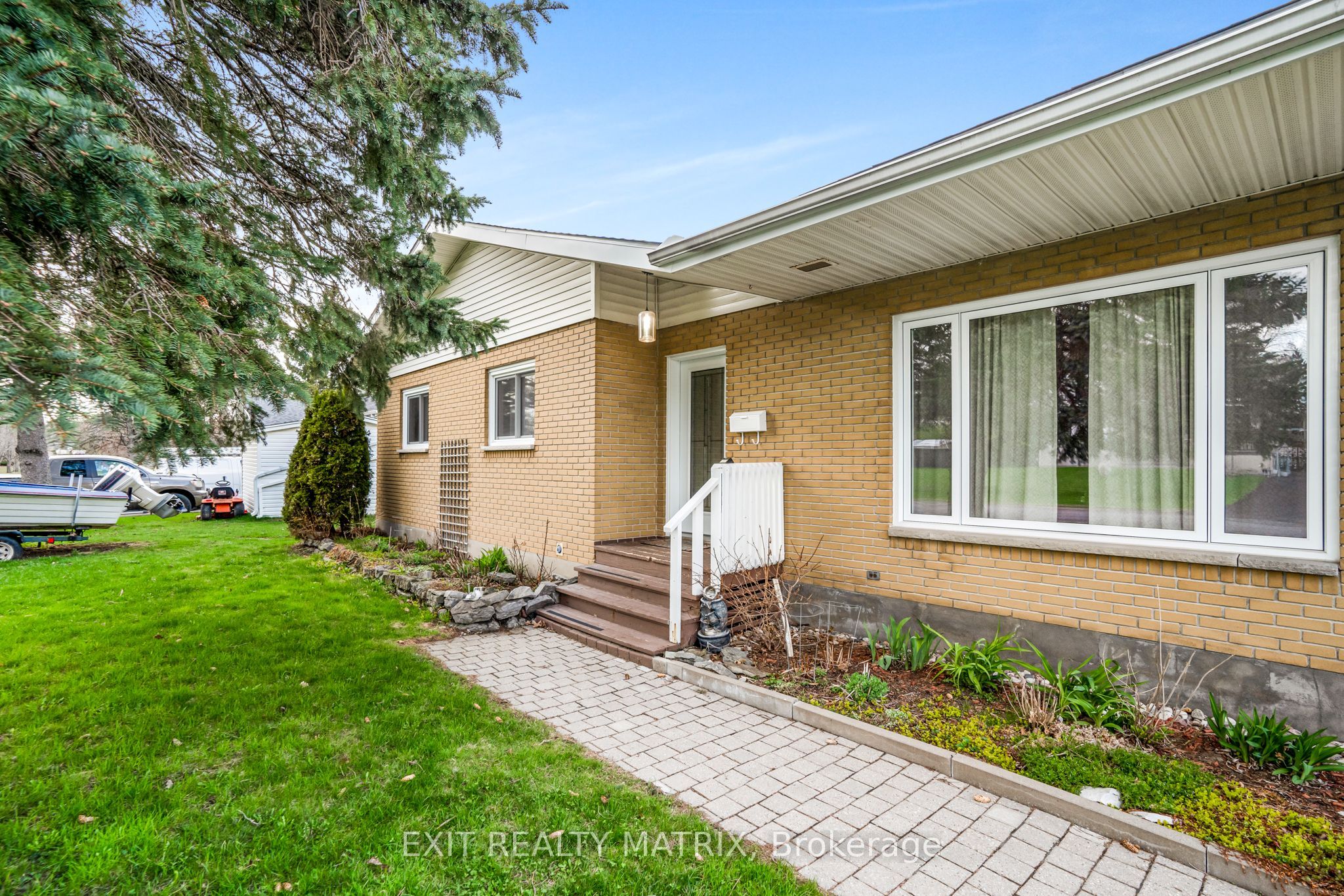 21 Frost Avenue, Hawkesbury, ON K6A 2T7 photo 3