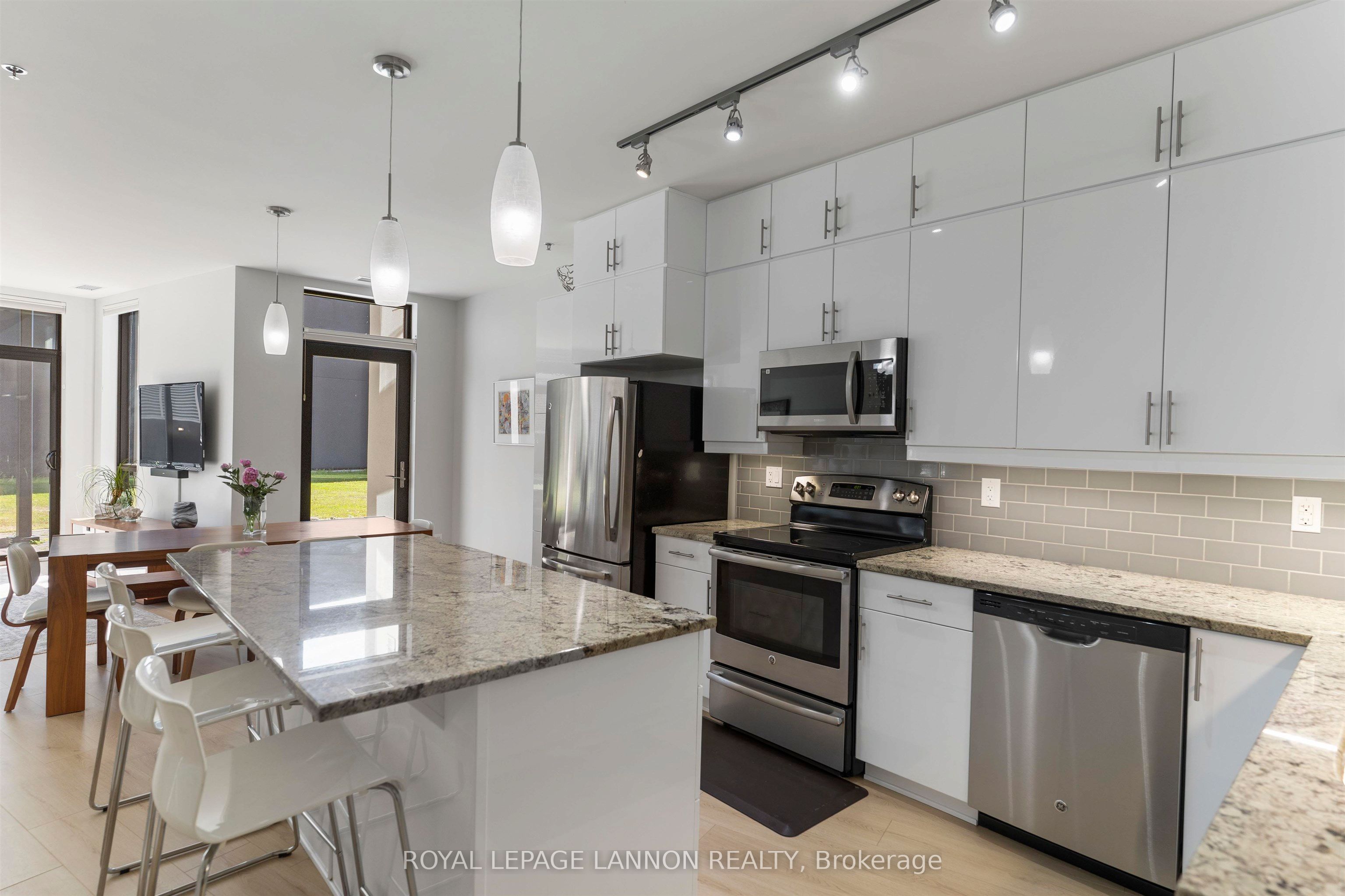 2260 Sleeping Giant Parkway 2104, Thunder Bay, ON P7A 0E7 photo 5