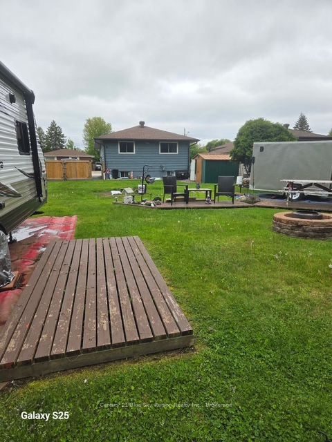 100 Strathcona Drive, North Bay, ON P1A 2N3 photo 2