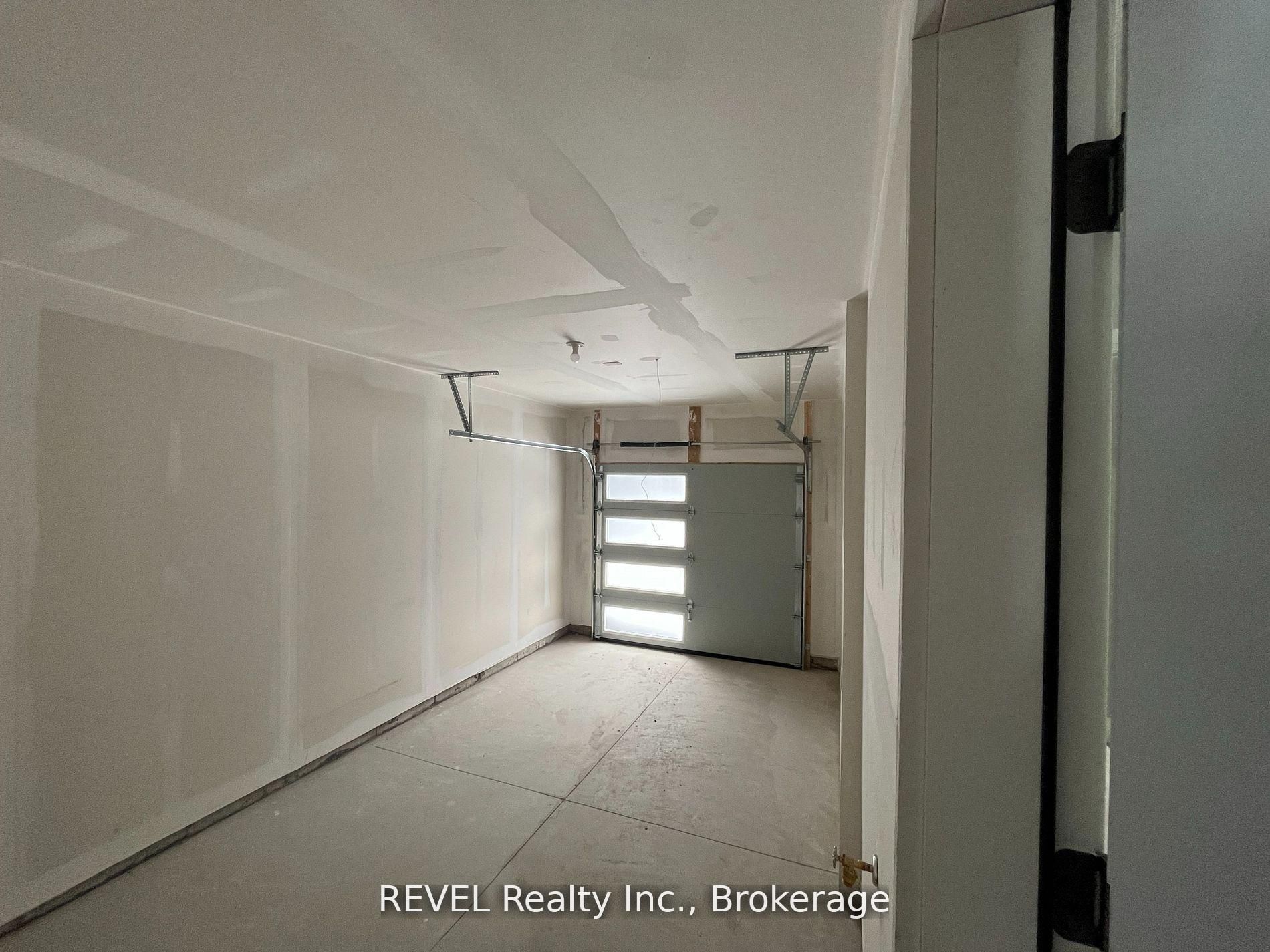 16 KEYSTONE Trail, Welland, ON L3B 0N8 photo 2