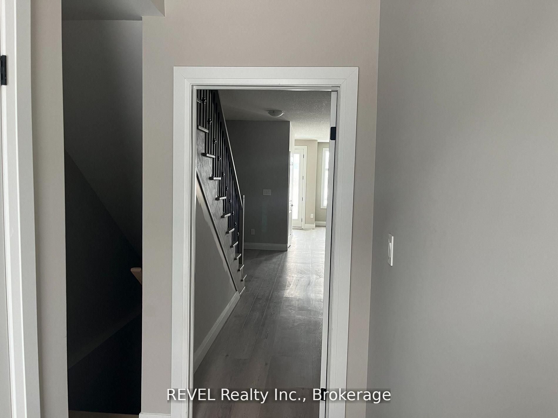16 KEYSTONE Trail, Welland, ON L3B 0N8 photo 3