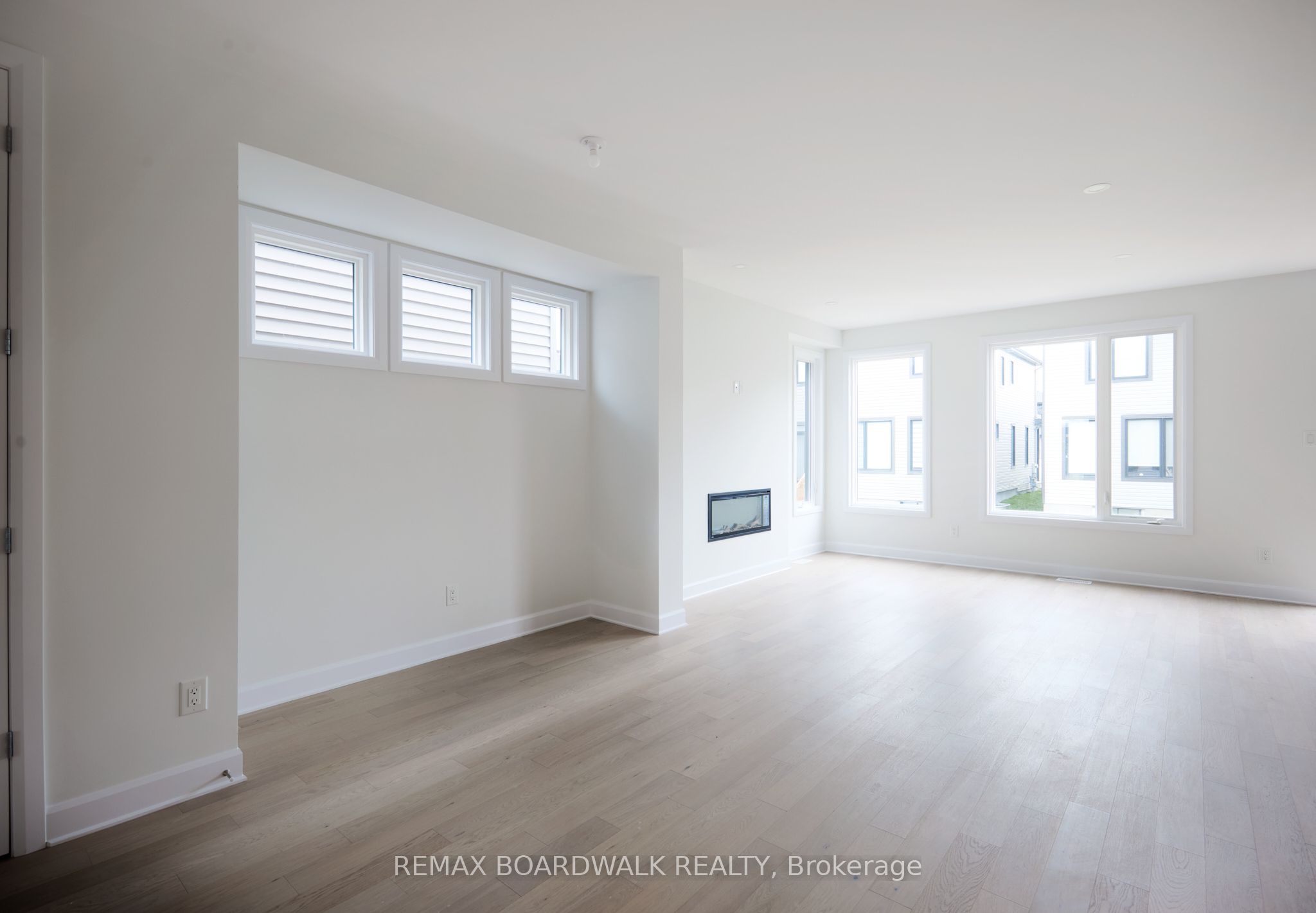 592 Roundhouse Crescent, Stittsville - Munster - Richmond, ON K2S 1K4 photo 5