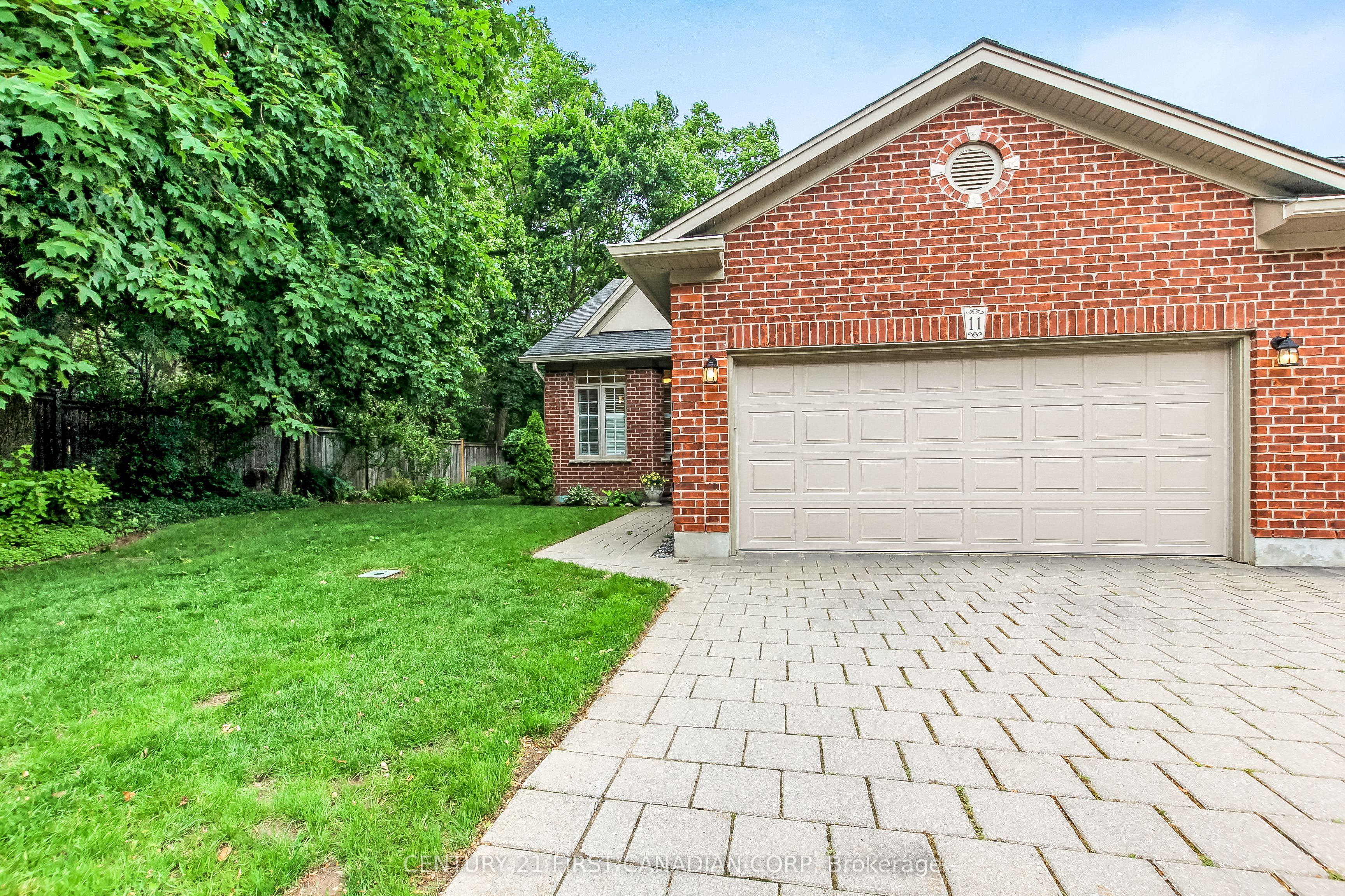 417 Hyde Park Road 11, London North, ON N6H 3R9