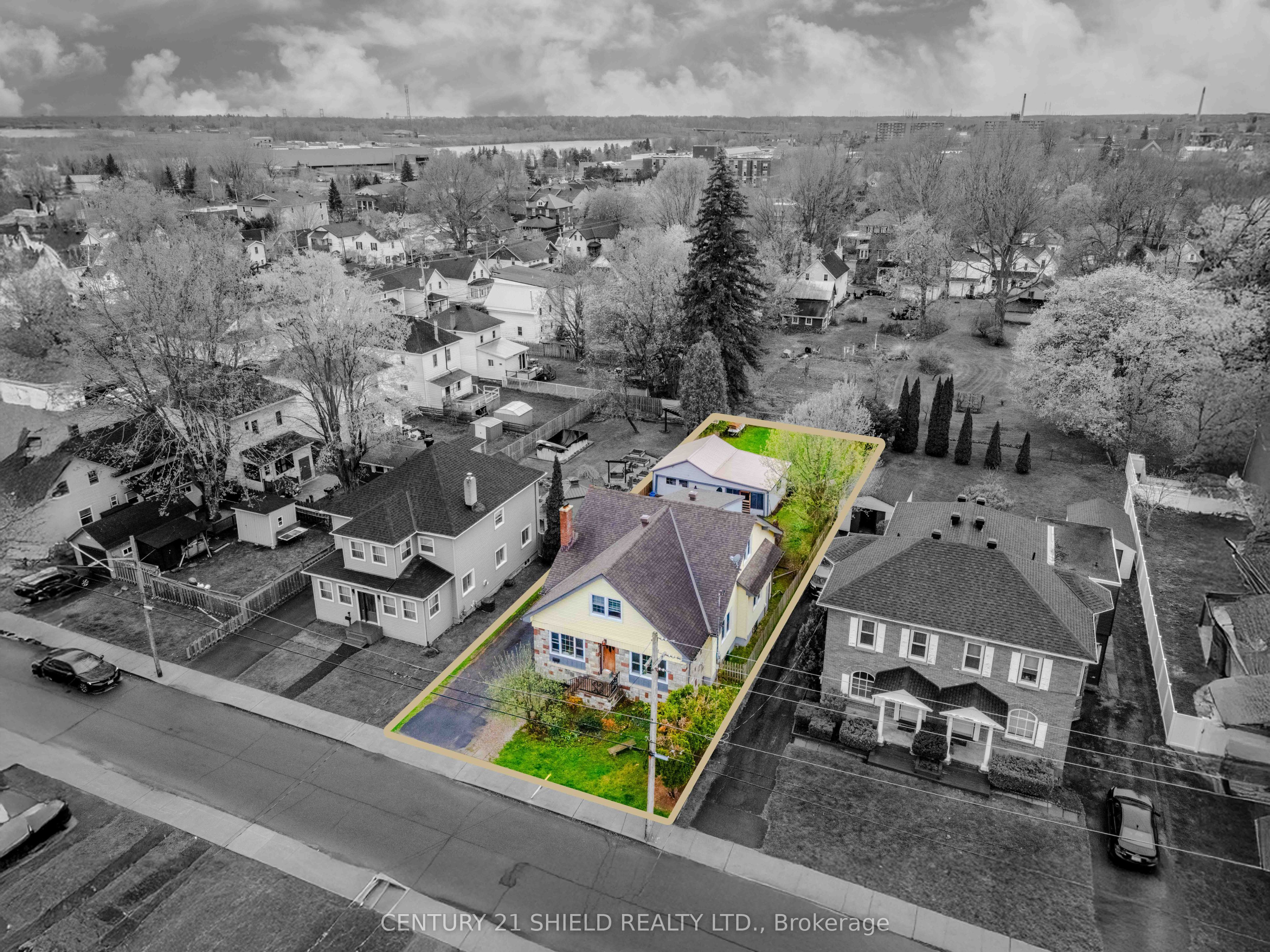 114 Gloucester Street N, Cornwall, ON K6H 3W4 photo 4