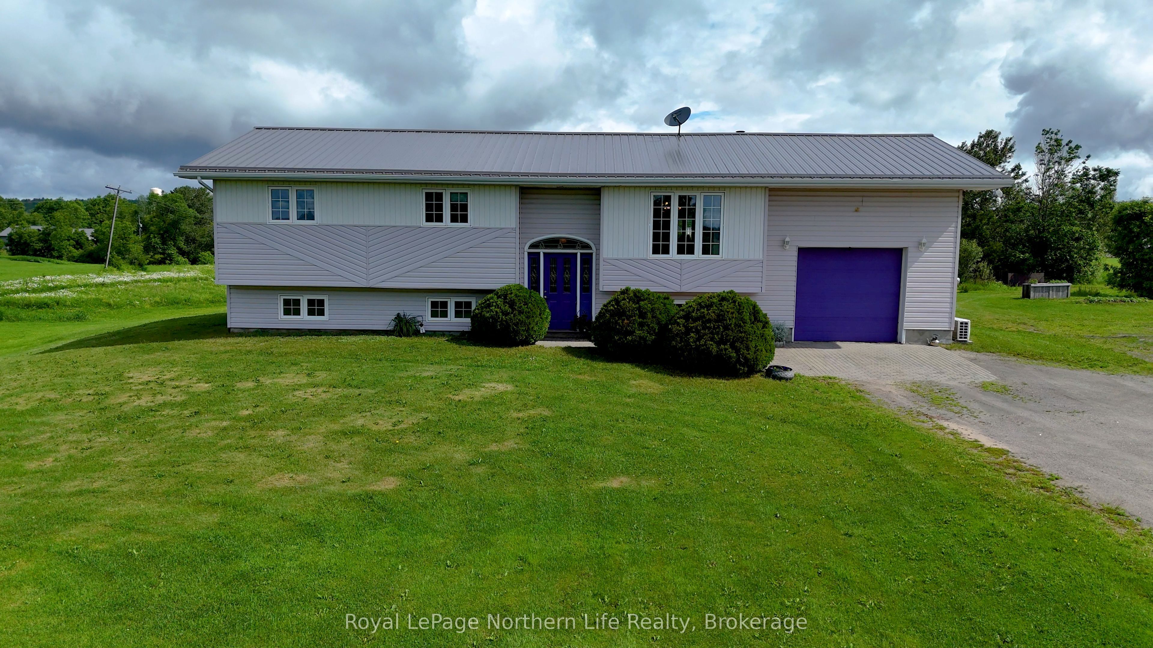 845 Olivier Road, West Nipissing, ON P0H 2M0 photo 2