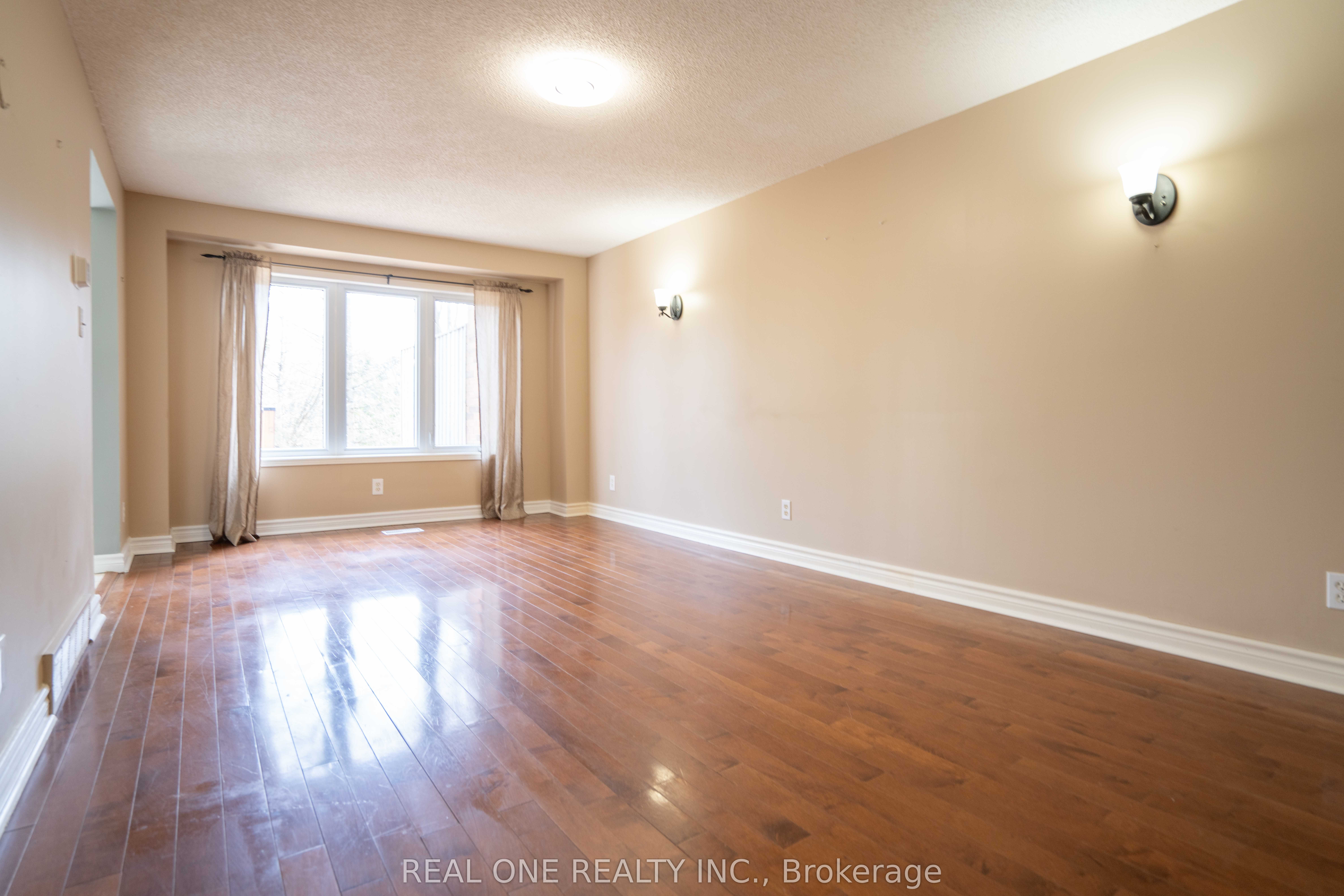 407 Downsview Place, Waterloo, ON N2K 3W6 photo 5