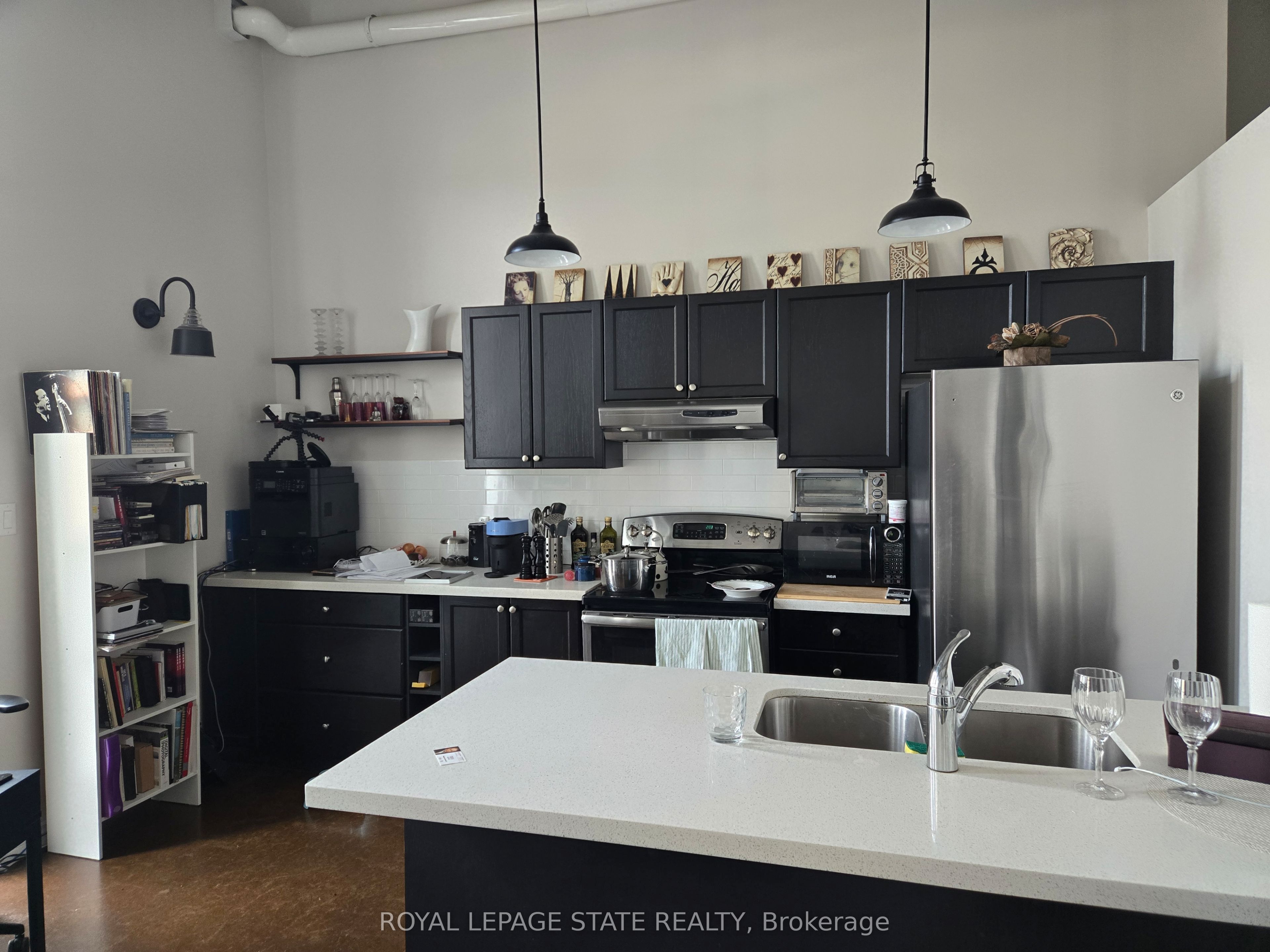 11 Rebecca Street 202, Hamilton, ON L8R 3H7 photo 3