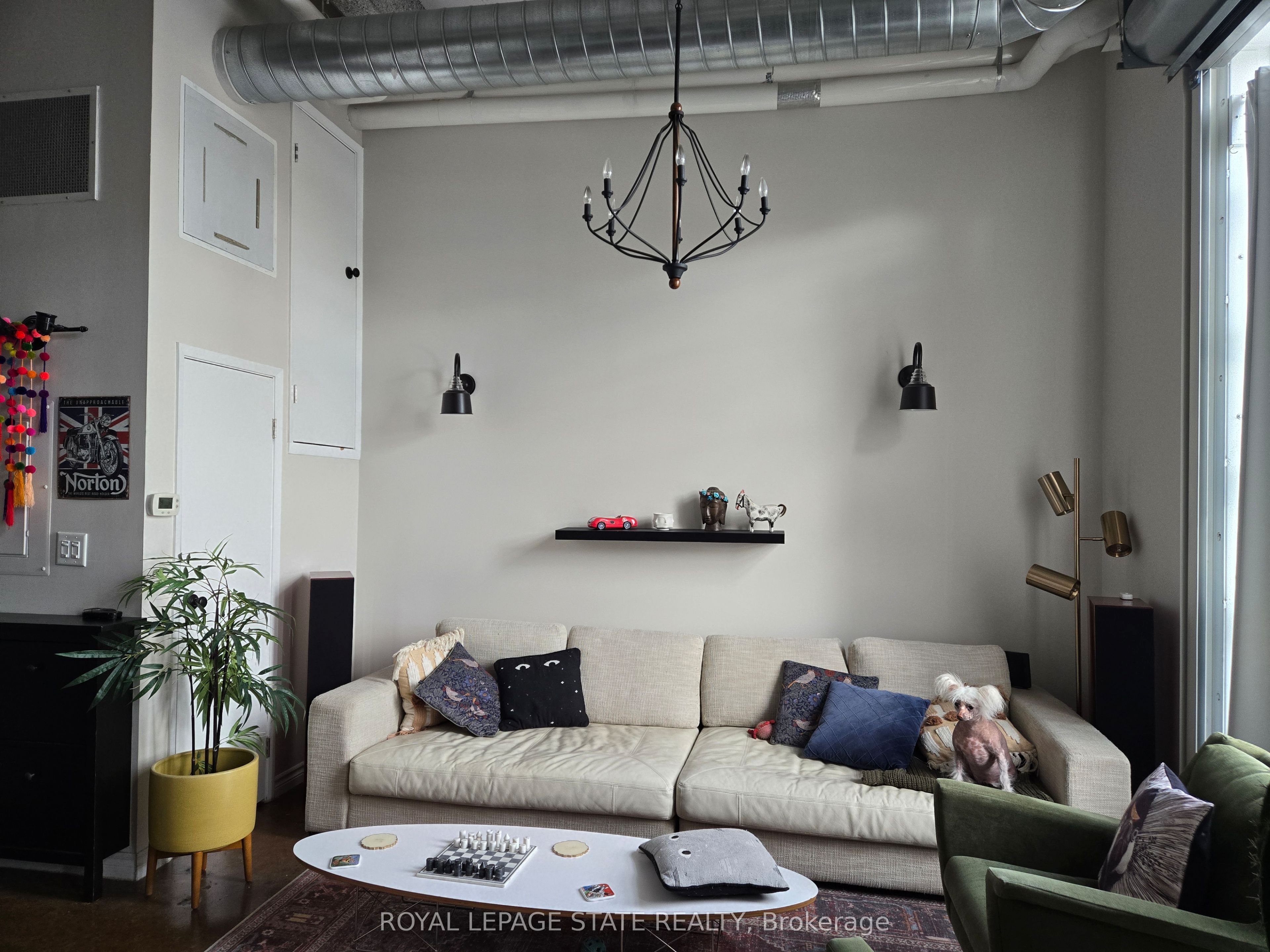 11 Rebecca Street 202, Hamilton, ON L8R 3H7 photo 5