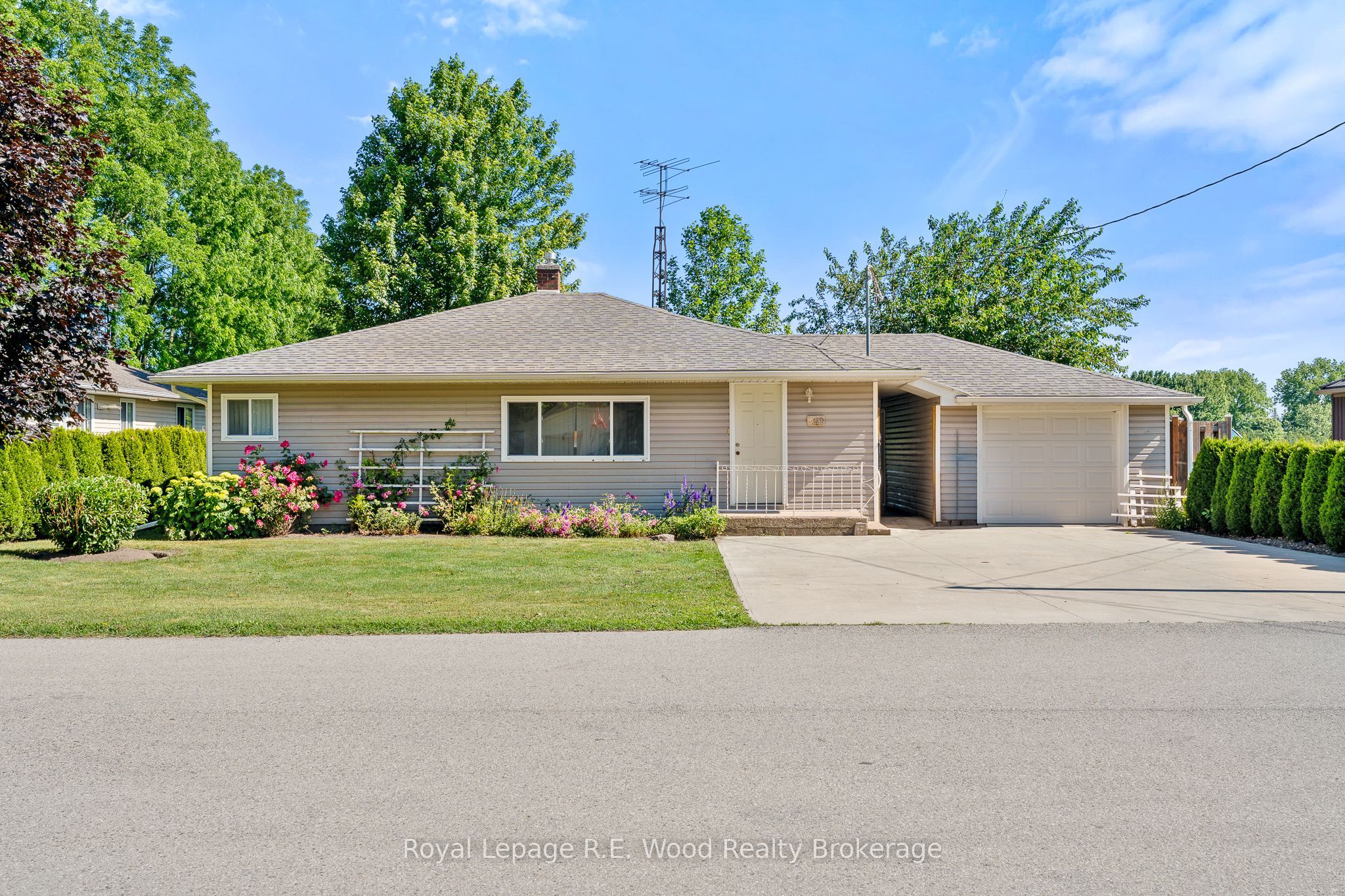 286 Walnut Street, Chatham-Kent, ON N0P 1M0