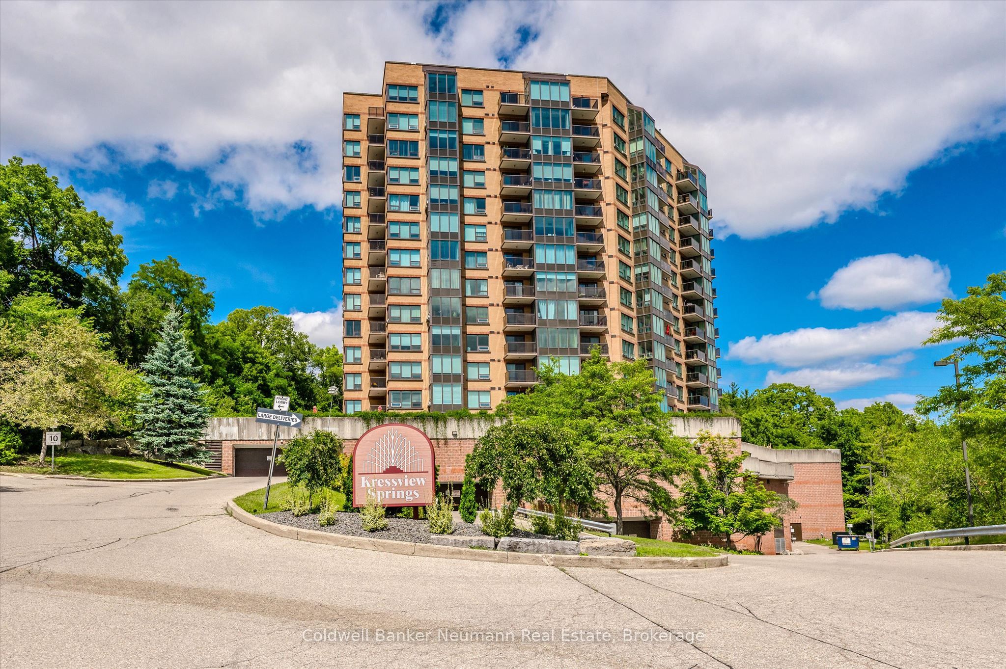 237 King Street W 1106, Cambridge, ON N3H 5L2