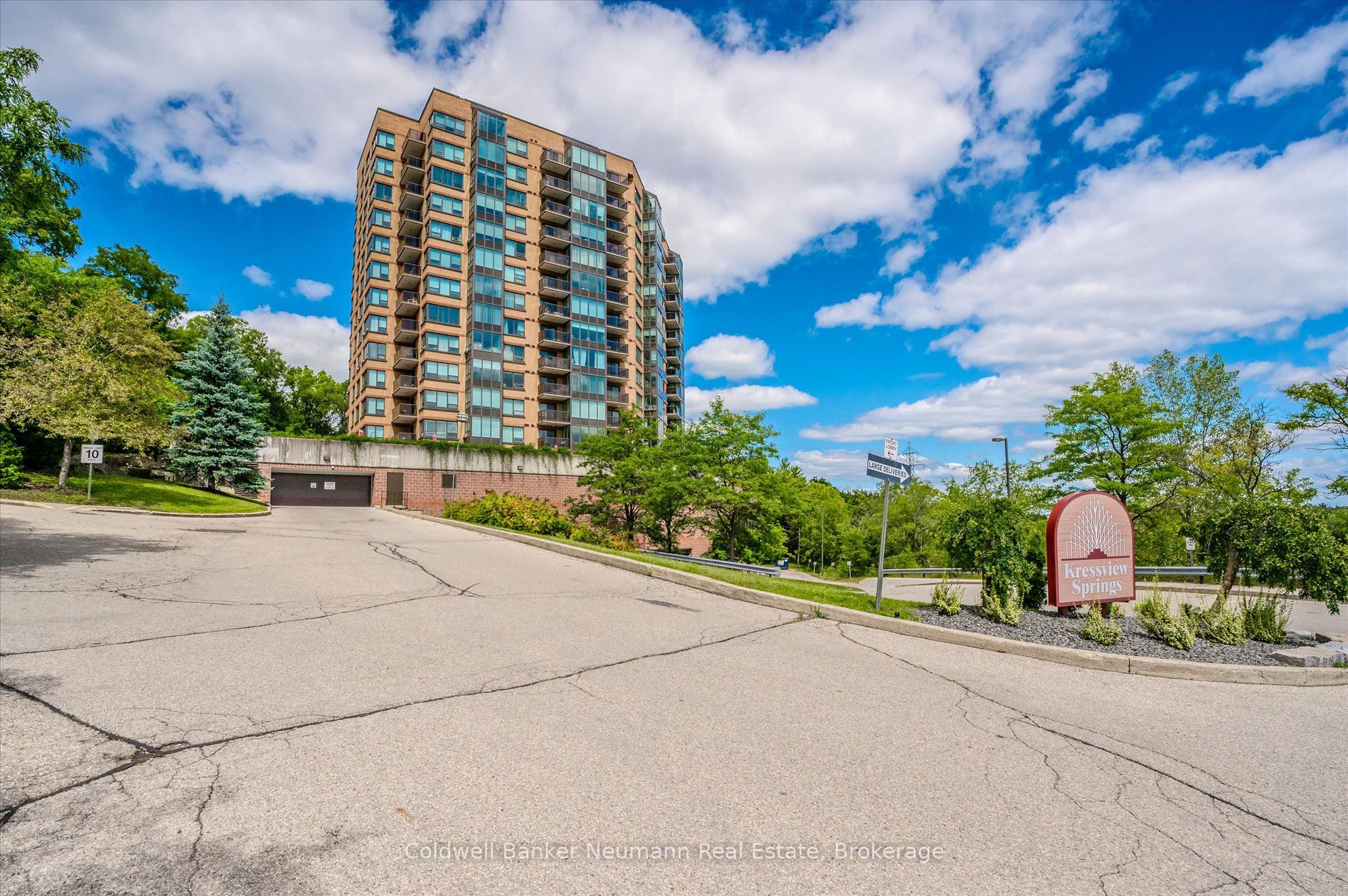 237 King Street W 1106, Cambridge, ON N3H 5L2 photo 3