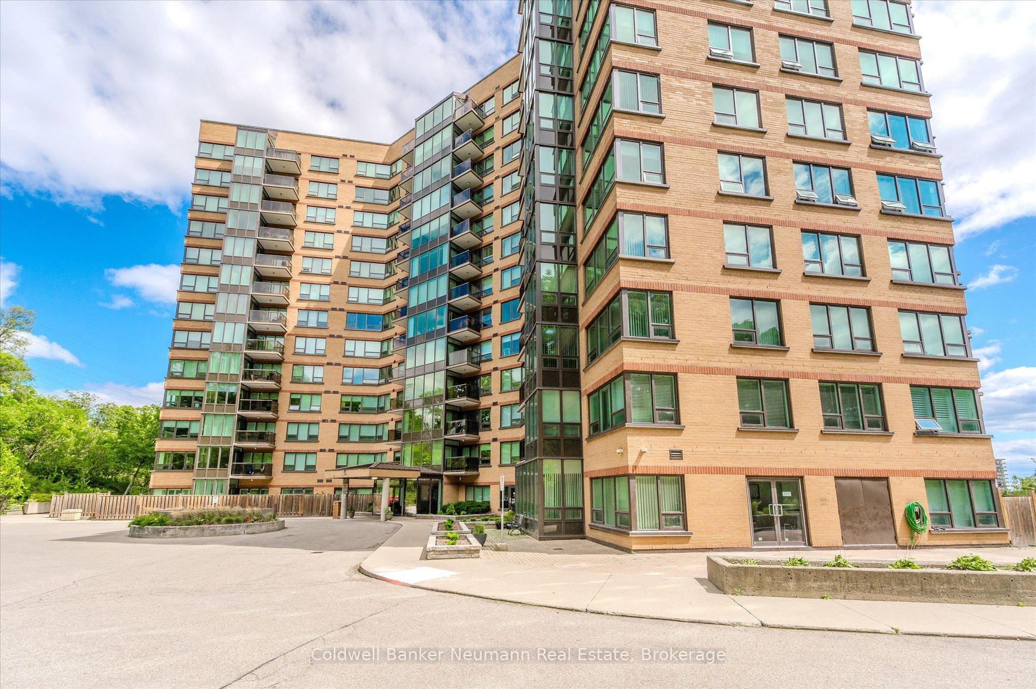 237 King Street W 1106, Cambridge, ON N3H 5L2 photo 4