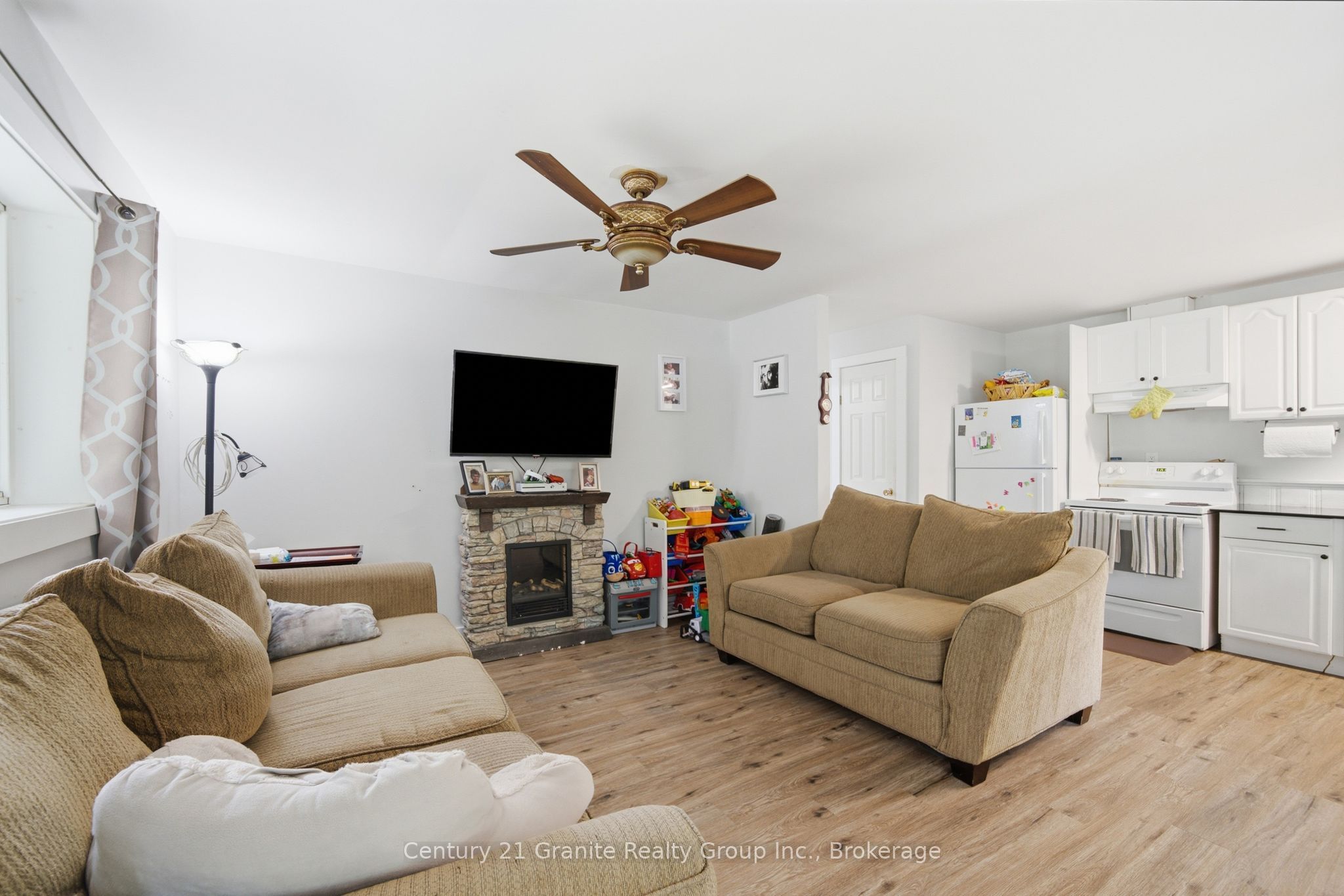 2427 North Shore Road, Algonquin Highlands, ON K0M 1S0 photo 4