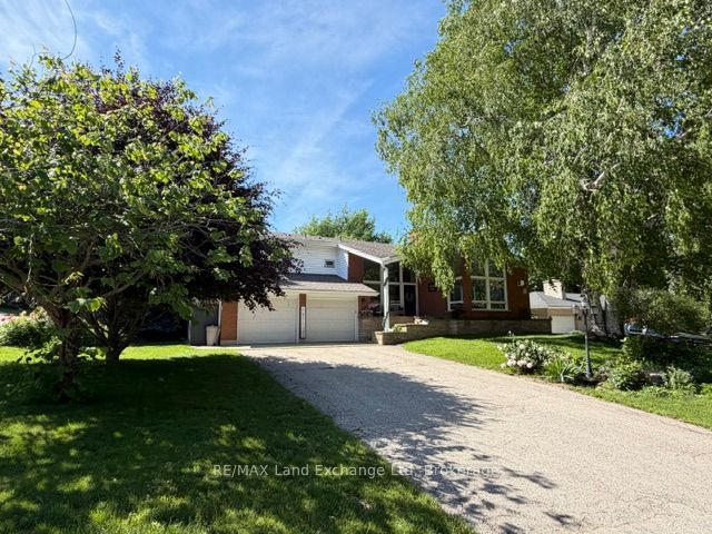 320 Summit Drive, North Huron, ON N0G 2W0 photo 2