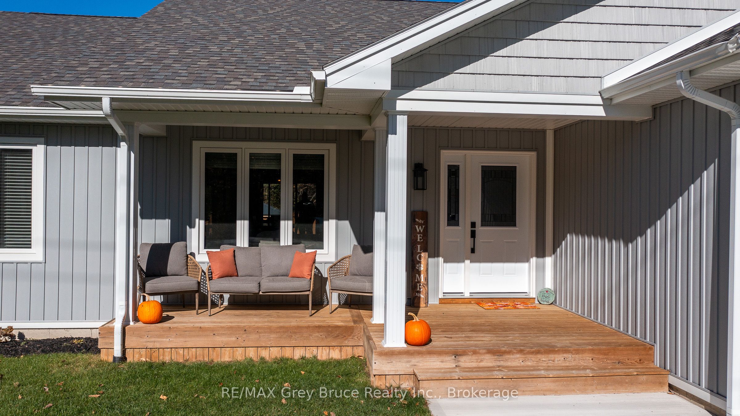 611 Sixth Street N, South Bruce Peninsula, ON N0H 2G0 photo 2