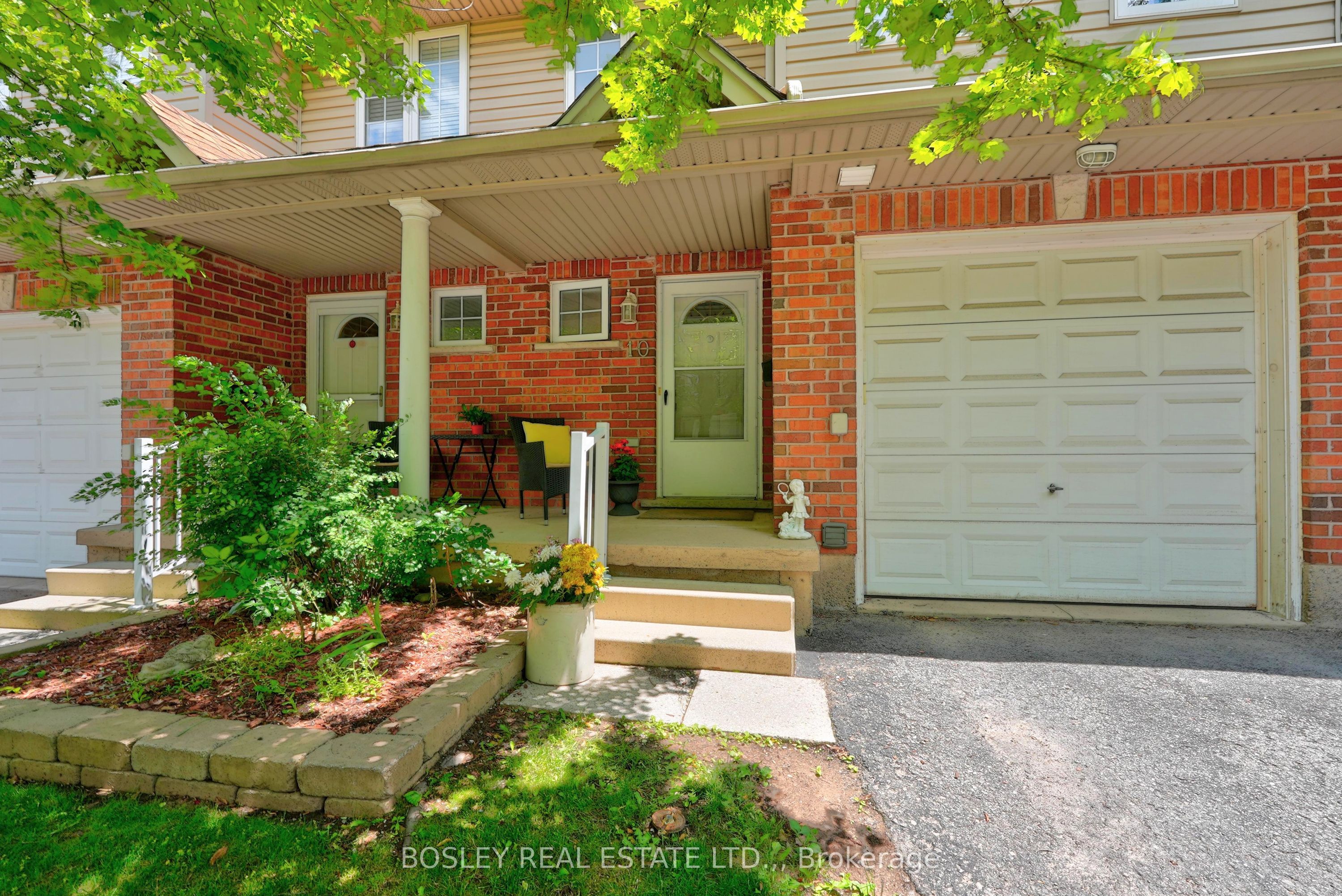 6263 Valley Way 10, Niagara Falls, ON L2E 0A1 photo 2