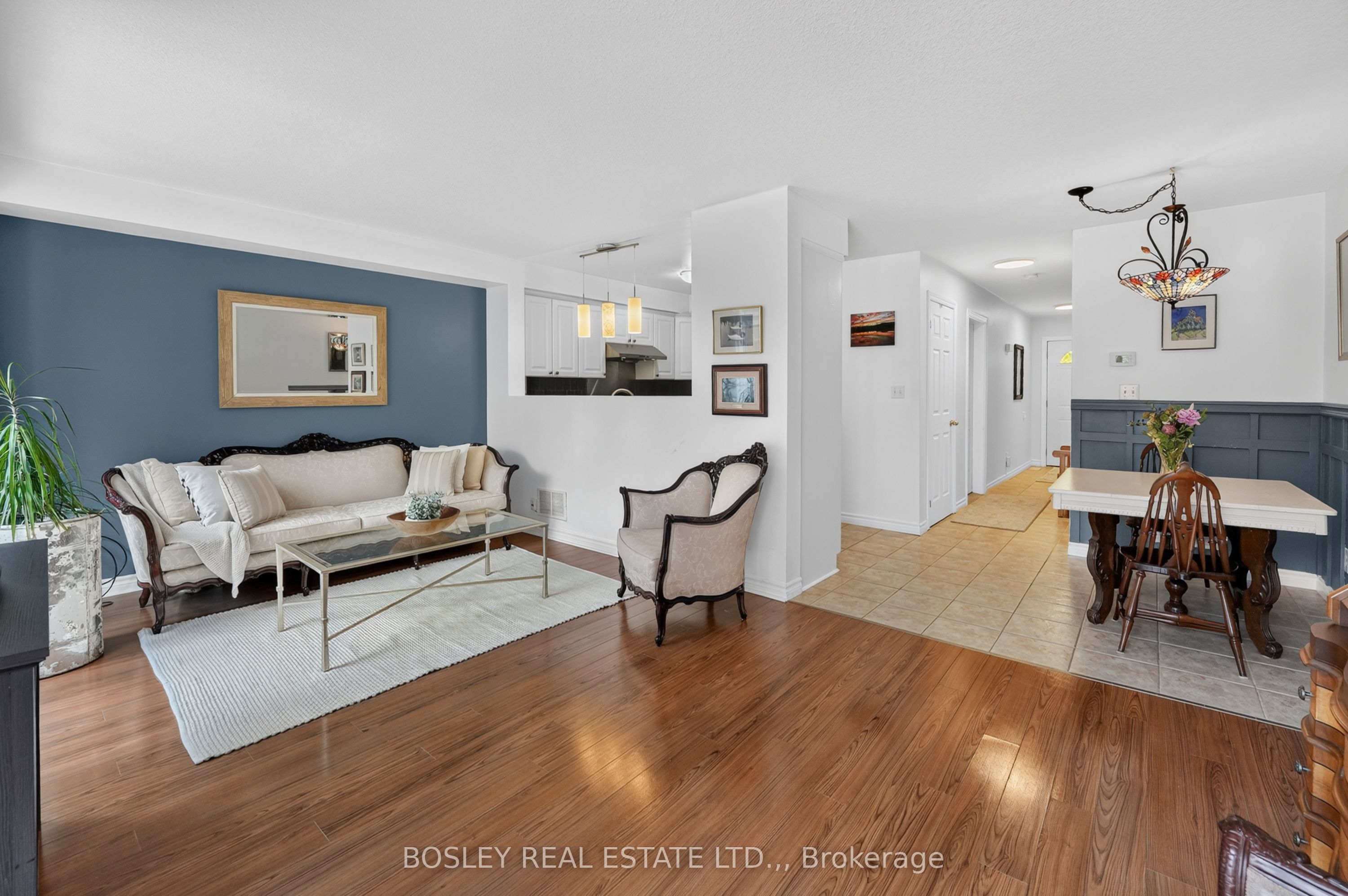6263 Valley Way 10, Niagara Falls, ON L2E 0A1 photo 3