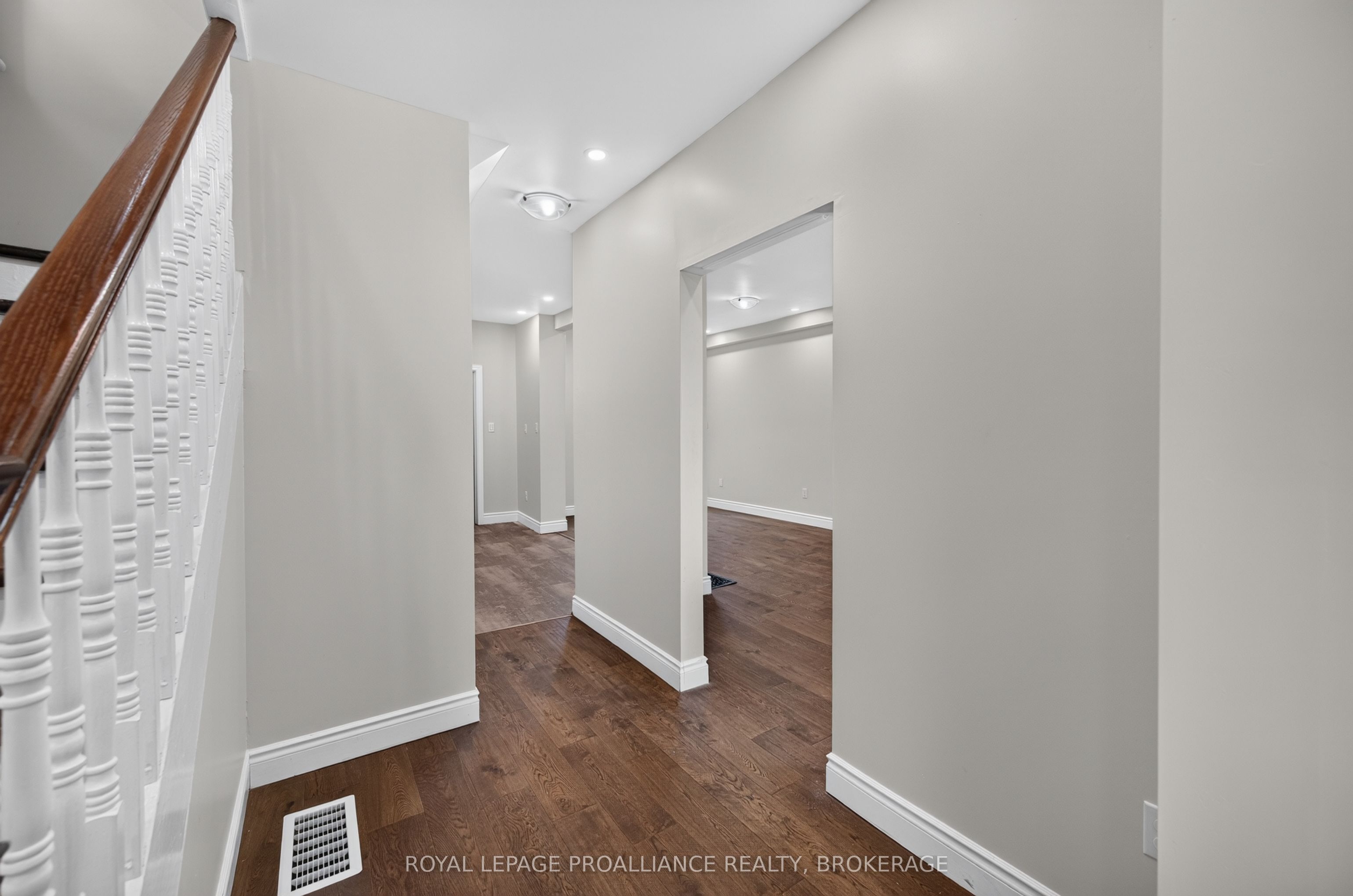 69 John Street, Kingston, ON K7K 1T1 photo 3