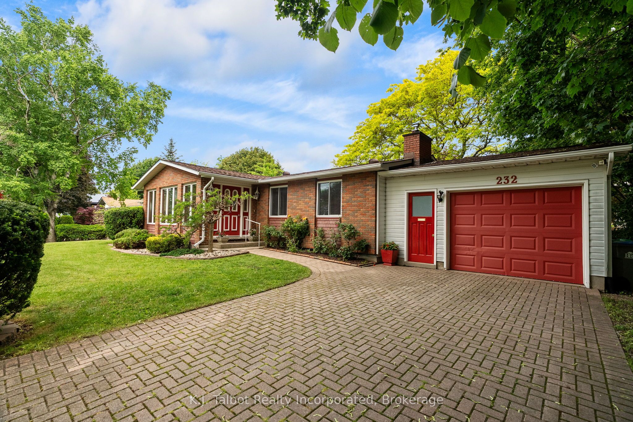 232 Picton Street W, Goderich, ON N7A 2C8 photo 2