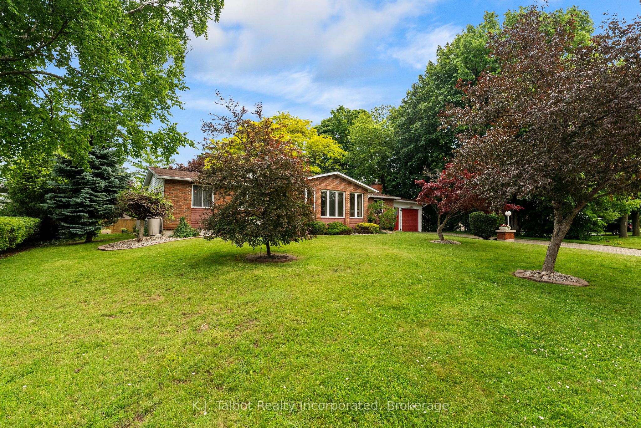 232 Picton Street W, Goderich, ON N7A 2C8 photo 3