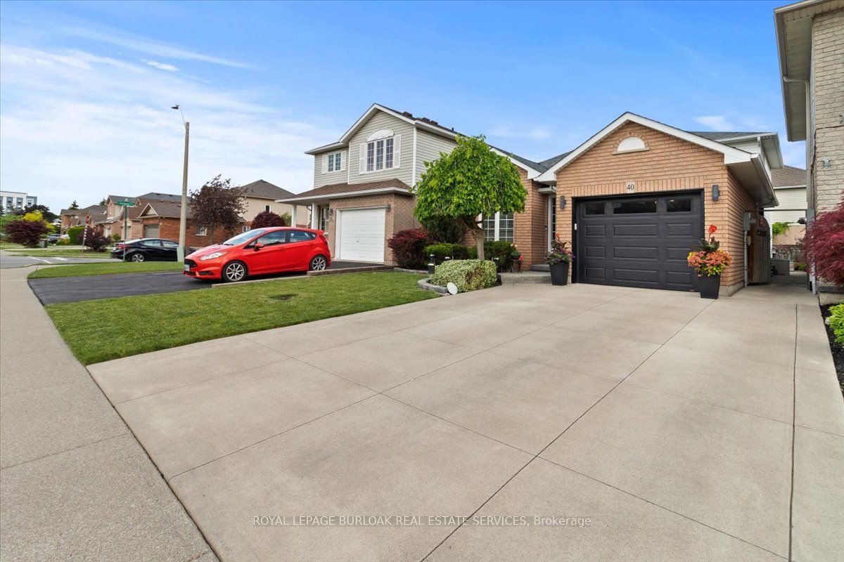 40 Bridgette Drive, Hamilton, ON L9A 5J8 photo 3
