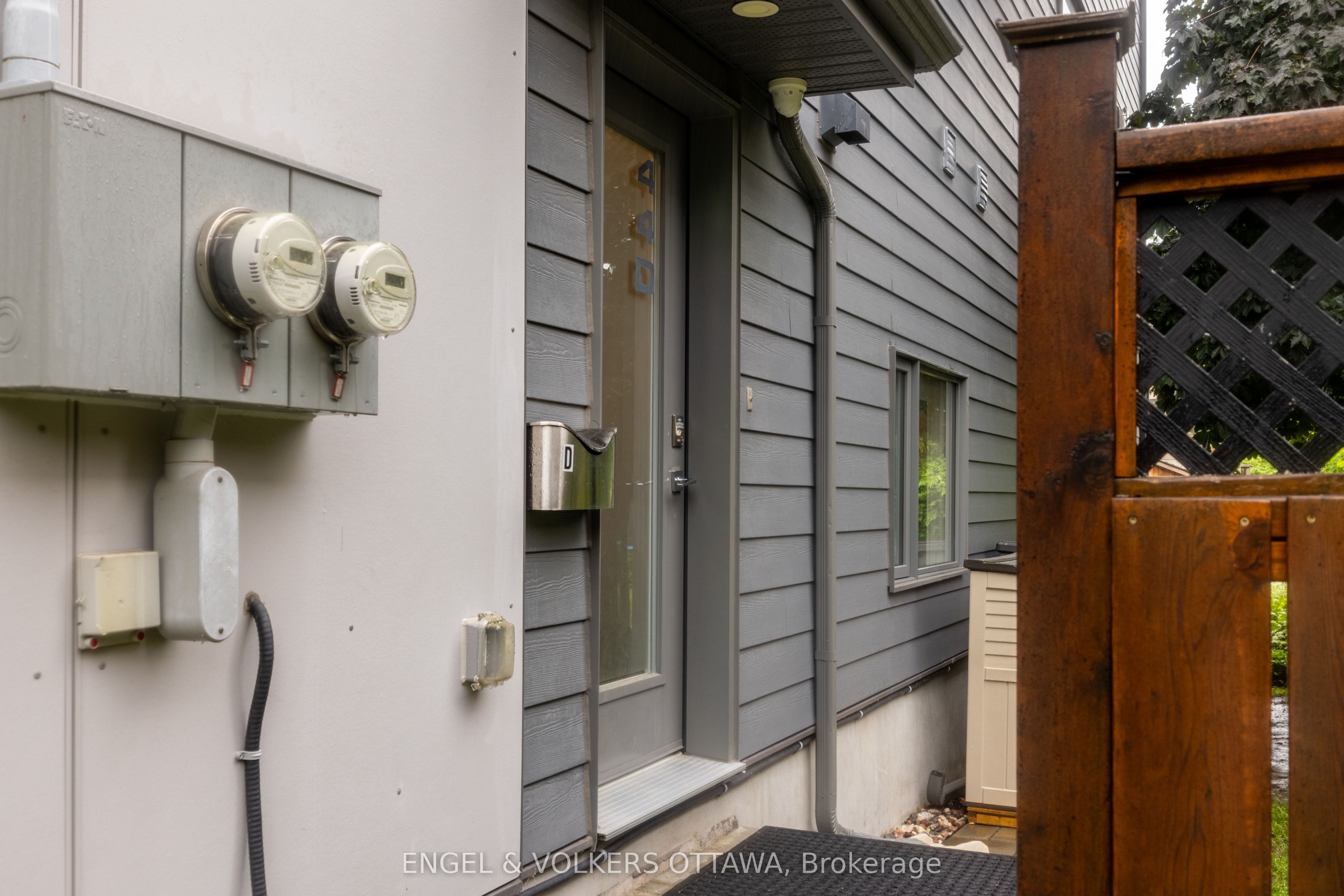 44 Byron Avenue D, Tunneys Pasture and Ottawa West, ON K1Y 3J1 photo 5