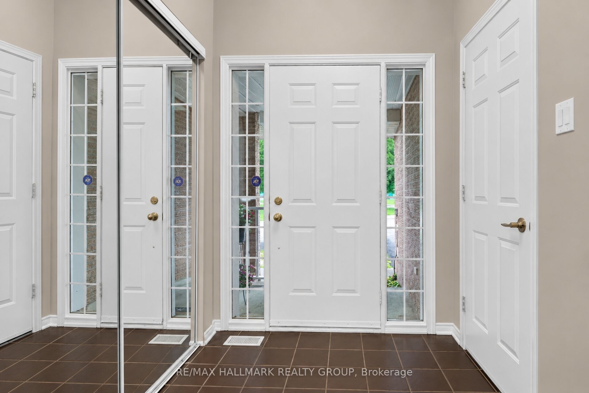 66 Woodgate Way, Barrhaven, ON K2J 4E6 photo 4