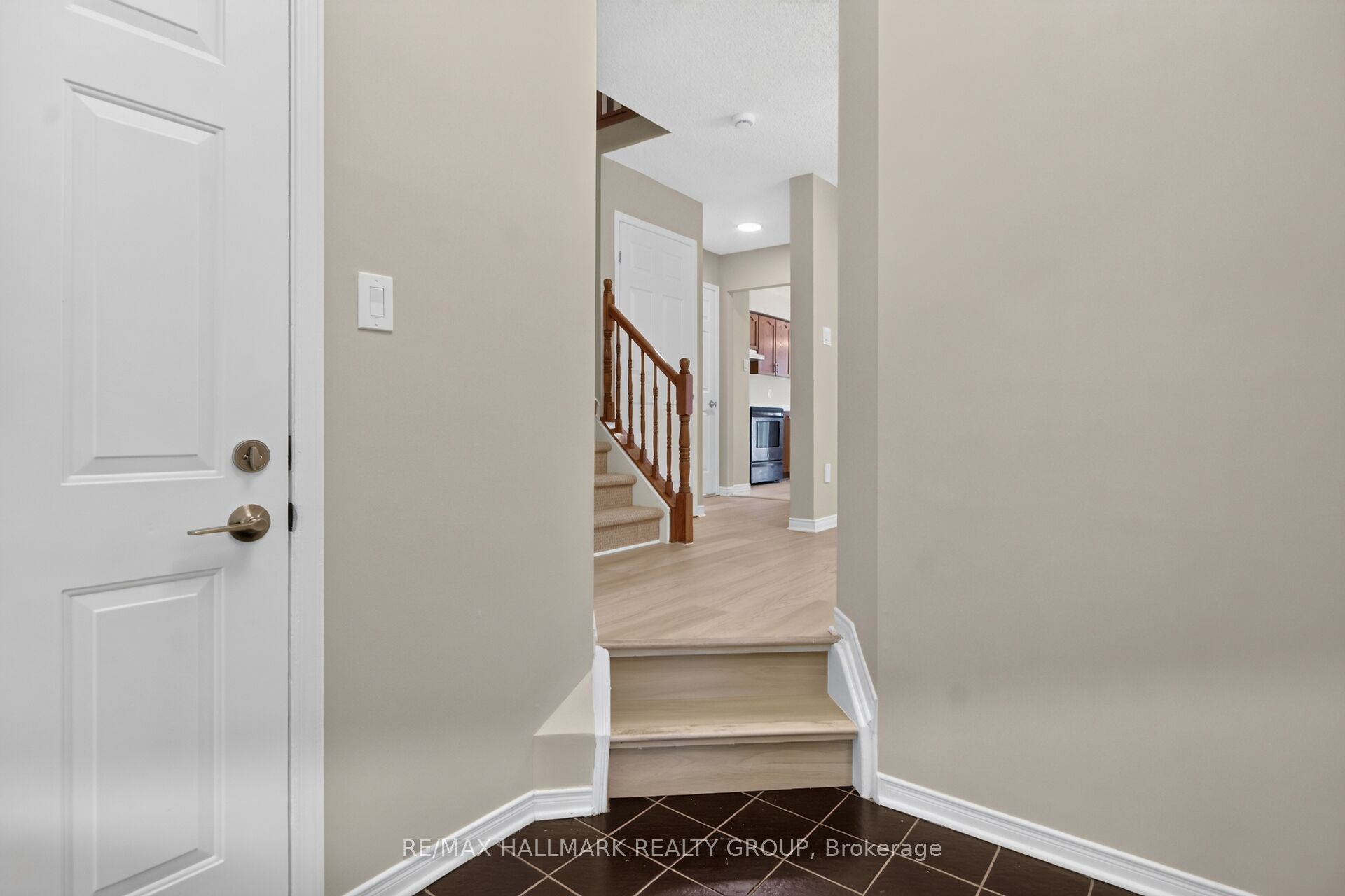 66 Woodgate Way, Barrhaven, ON K2J 4E6 photo 5