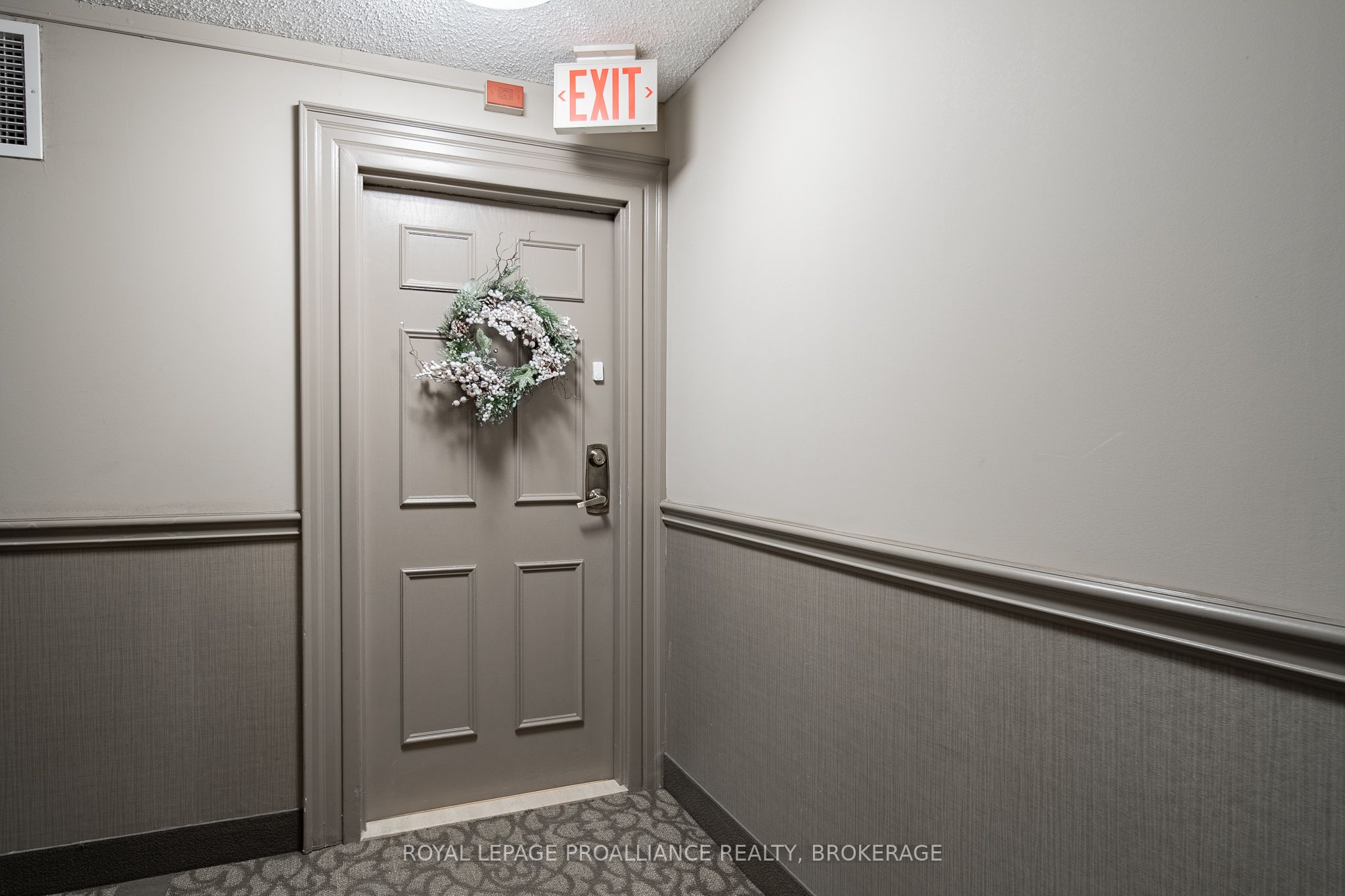 120 Barrett Court 606, Kingston, ON K7L 5H6 photo 5