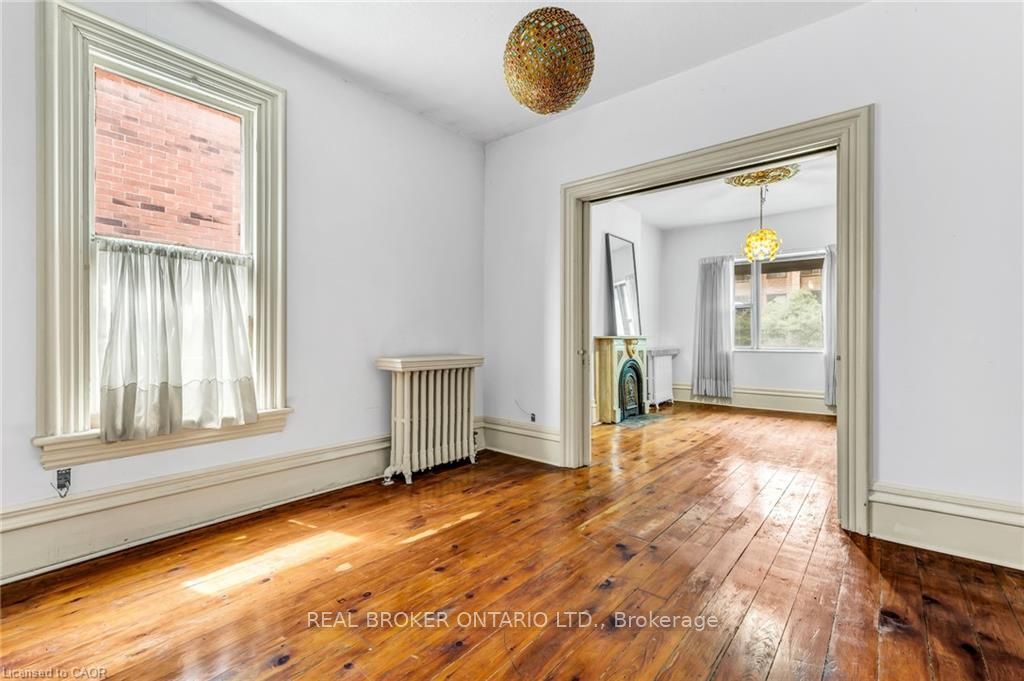 30 Victoria Avenue N, Hamilton, ON L8L 5E1 photo 4