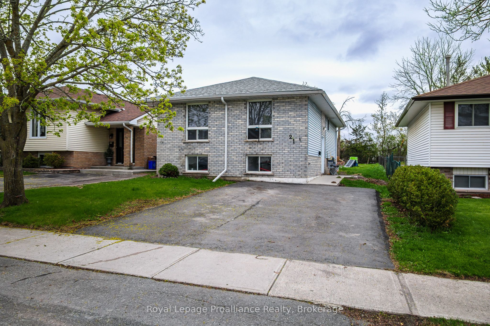 21 Pepper Avenue, Belleville, ON K8P 4R2