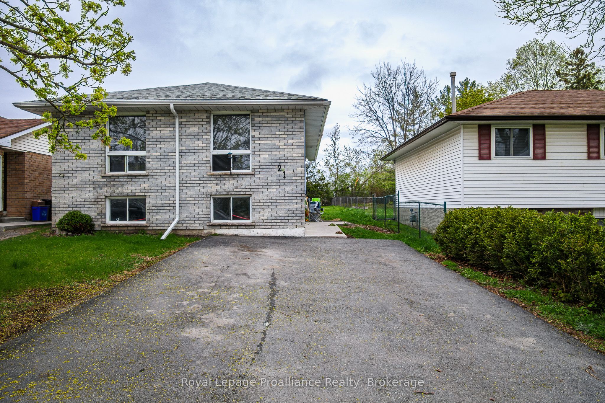 21 Pepper Avenue, Belleville, ON K8P 4R2 photo 2