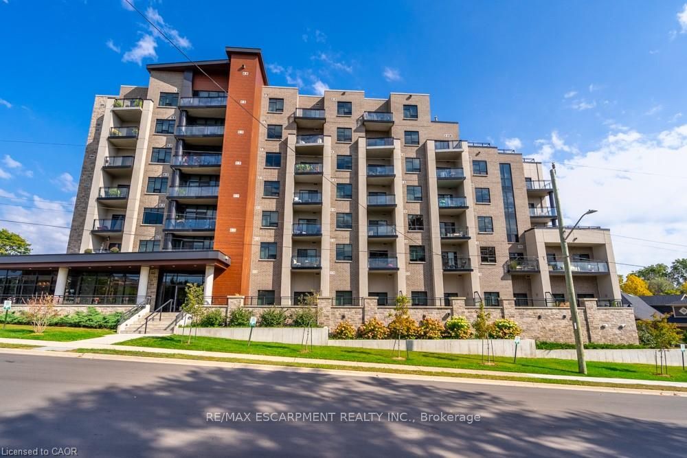 30 Hamilton Street S 213, Hamilton, ON L8B 1V8 photo 2