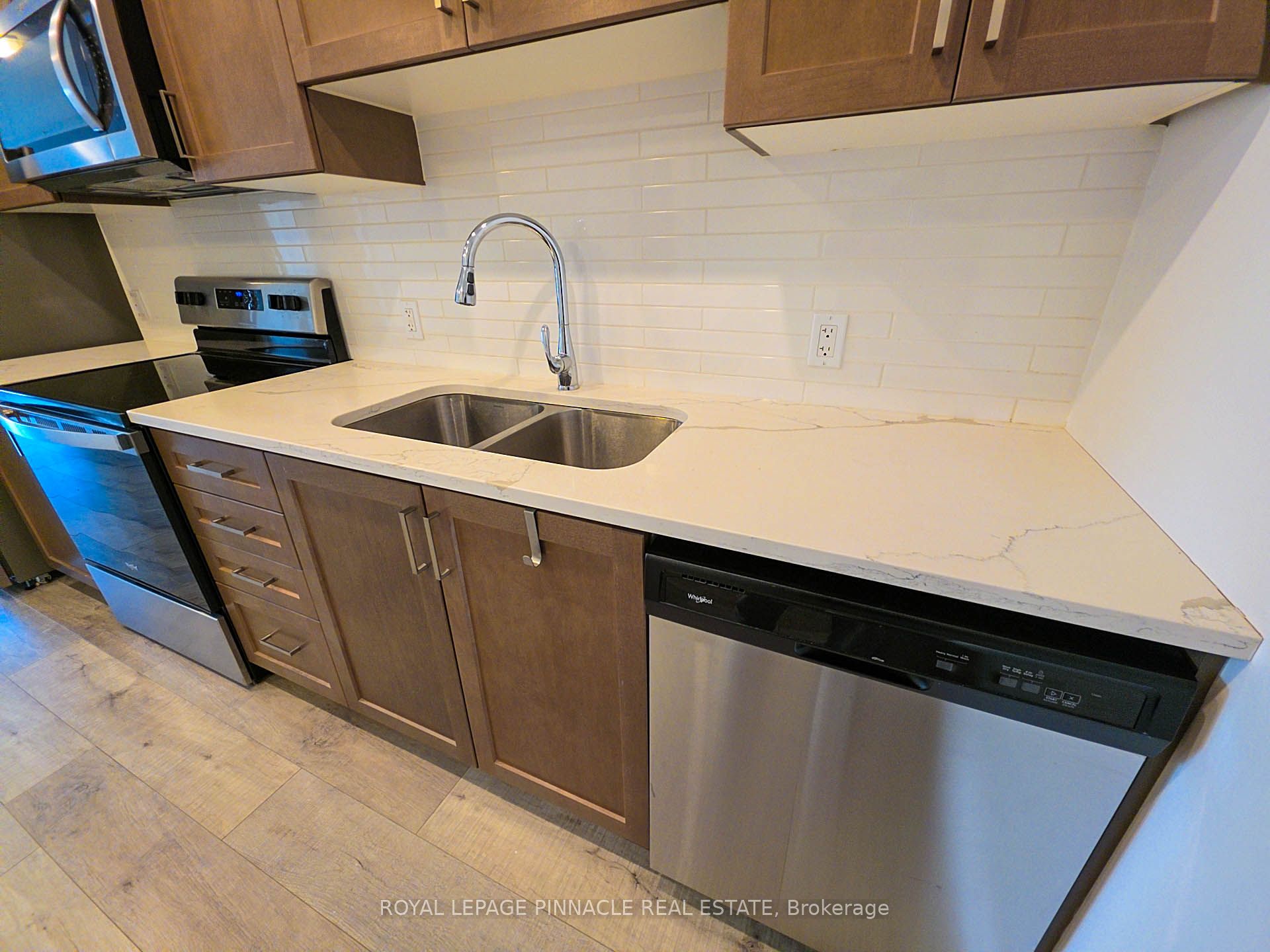 5 Wake Robin Drive 101, Kitchener, ON N2E 0H6 photo 4