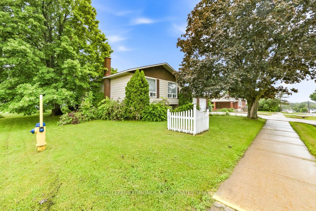 130 Town Line Road, Pembroke, ON K8A 2H1 photo 2