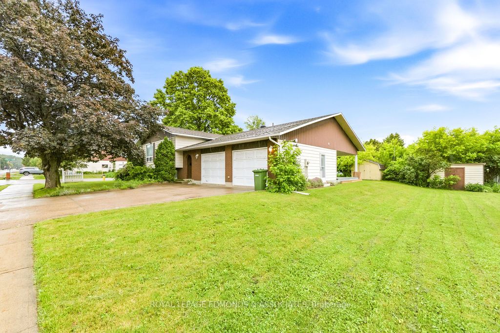 130 Town Line Road, Pembroke, ON K8A 2H1 photo 3