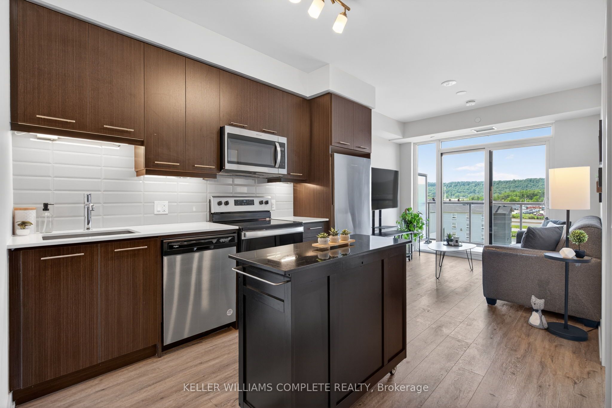 385 Winston Road Unit 501, Grimsby, ON L3M 4E8 photo 4
